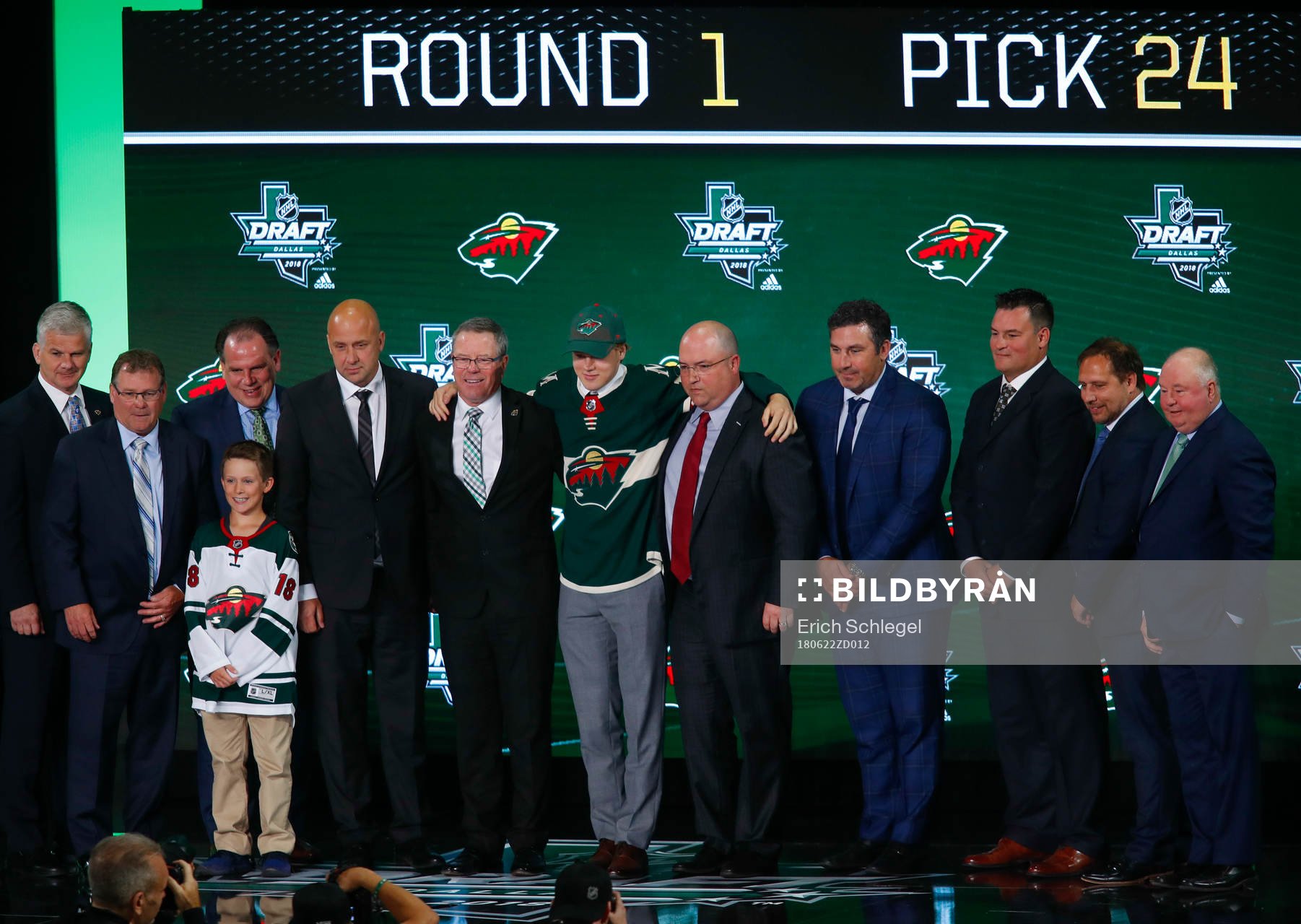 Filip Johansson of Sweden poses with team representatives