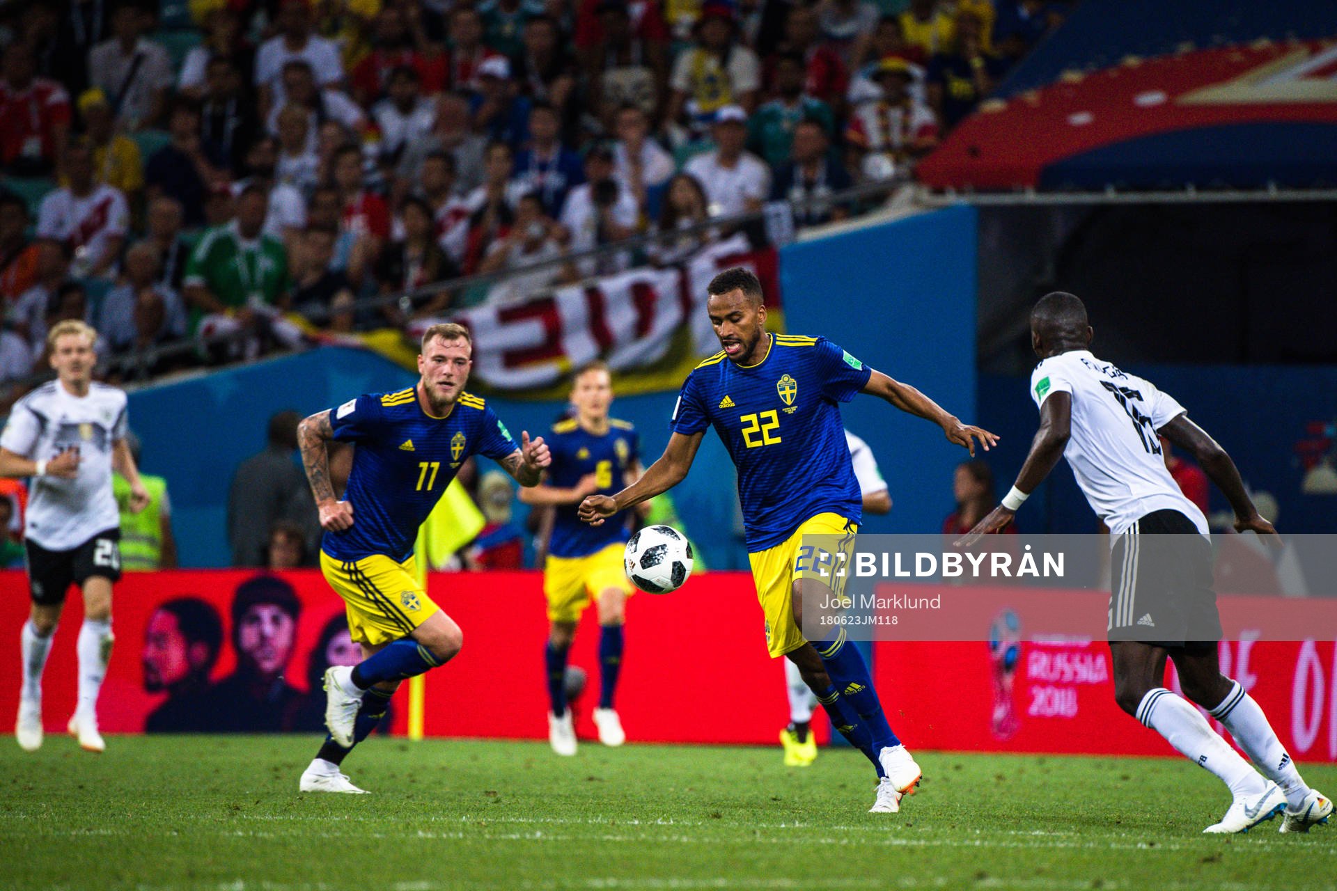 John Guidetti and Isaac Kiese Thelin of Sweden