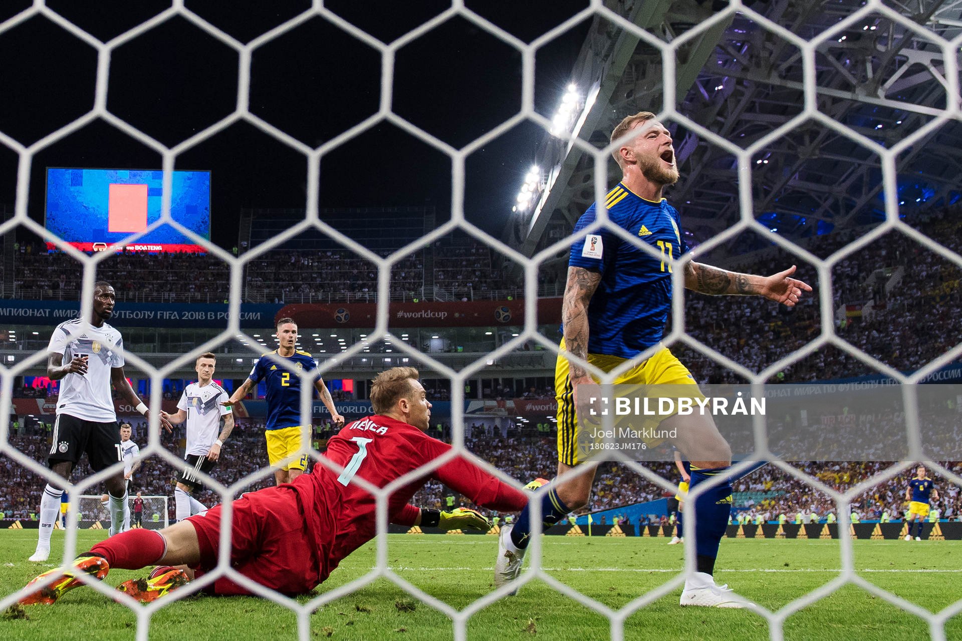 John Guidetti of Sweden look dejected