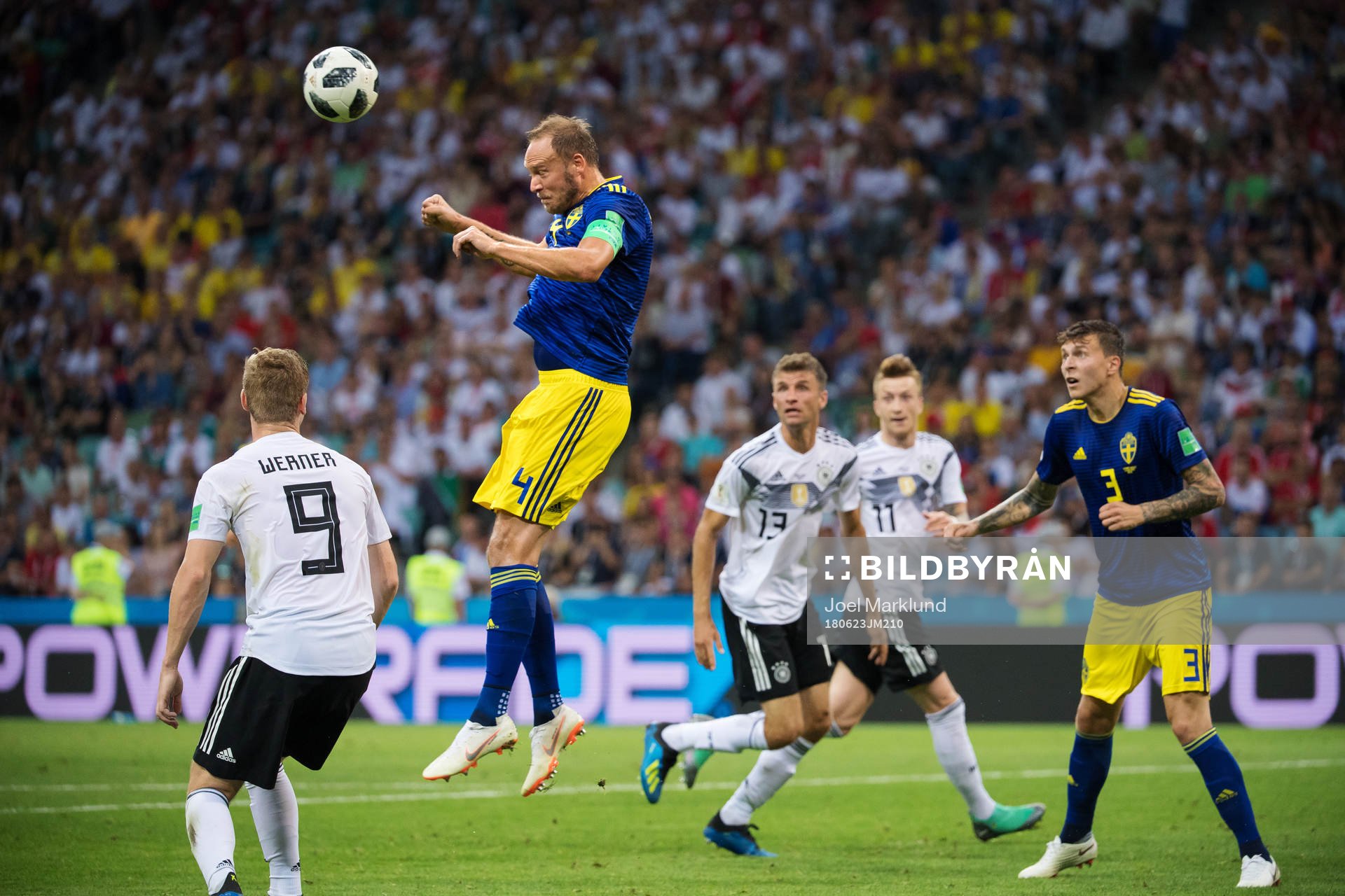 Andreas Granqvist and Victor Nilsson Lindelöf of Sweden