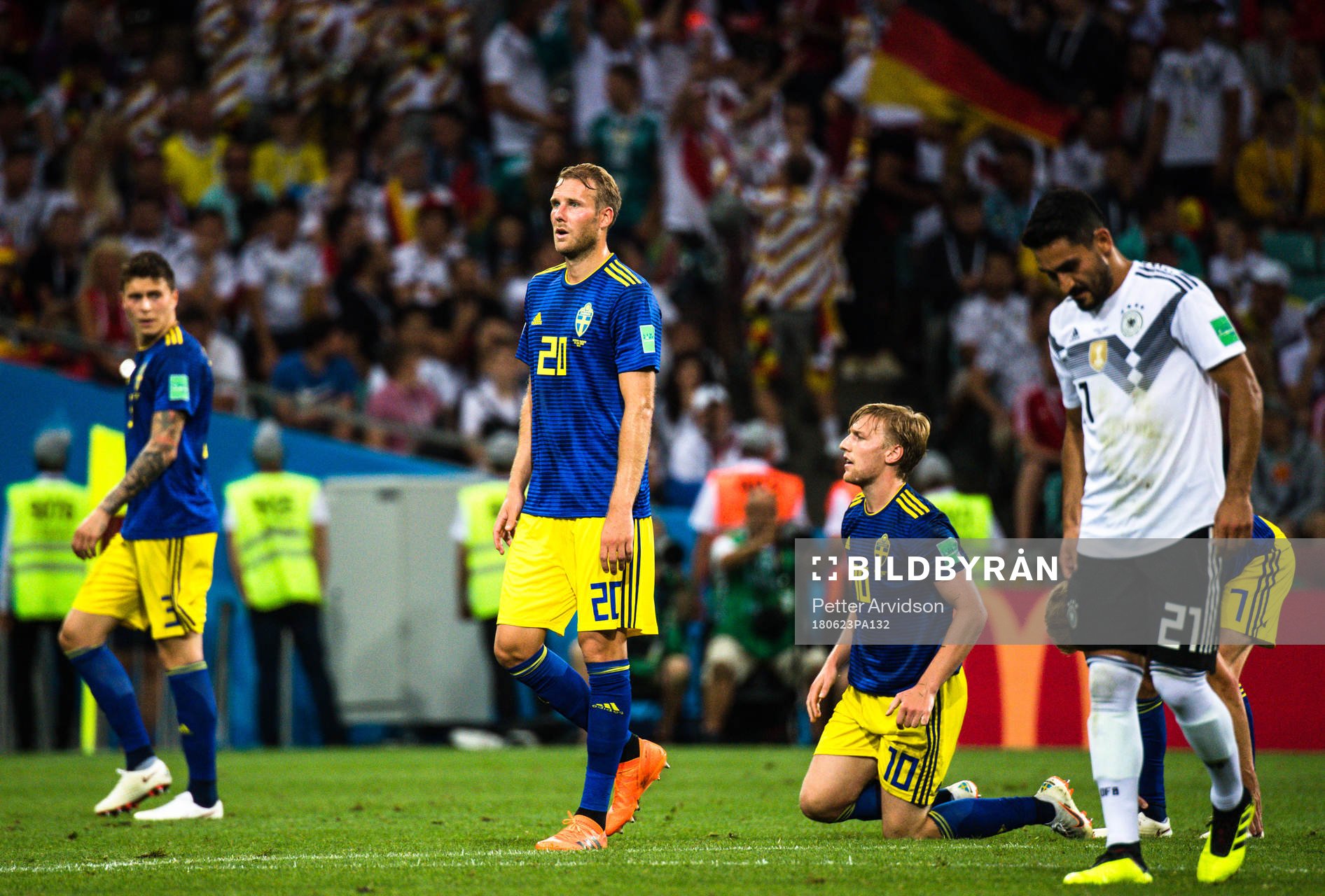 Ola Toivonen and Emil Forsberg of Sweden looks dejected