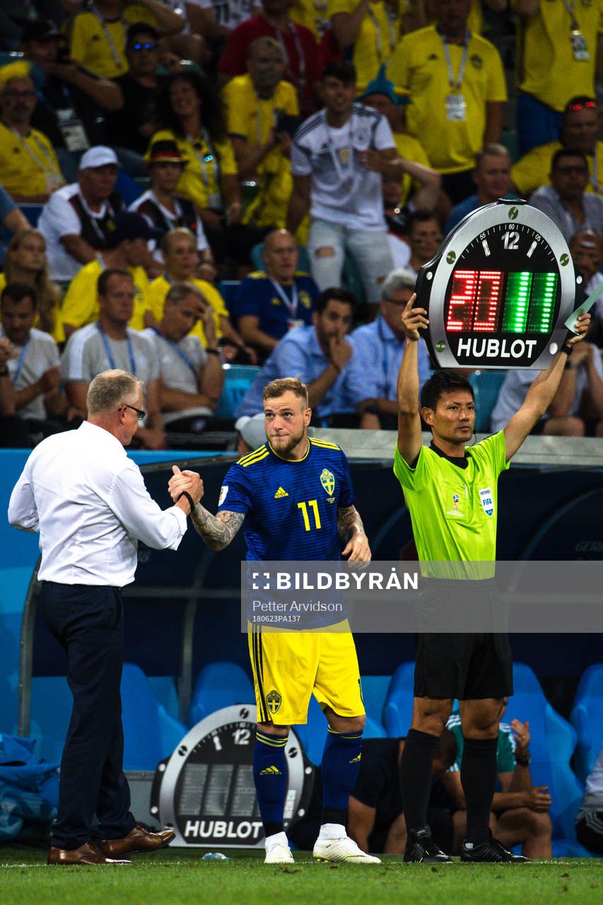 head coach Janne Andersson and John Guidetti of Sweden