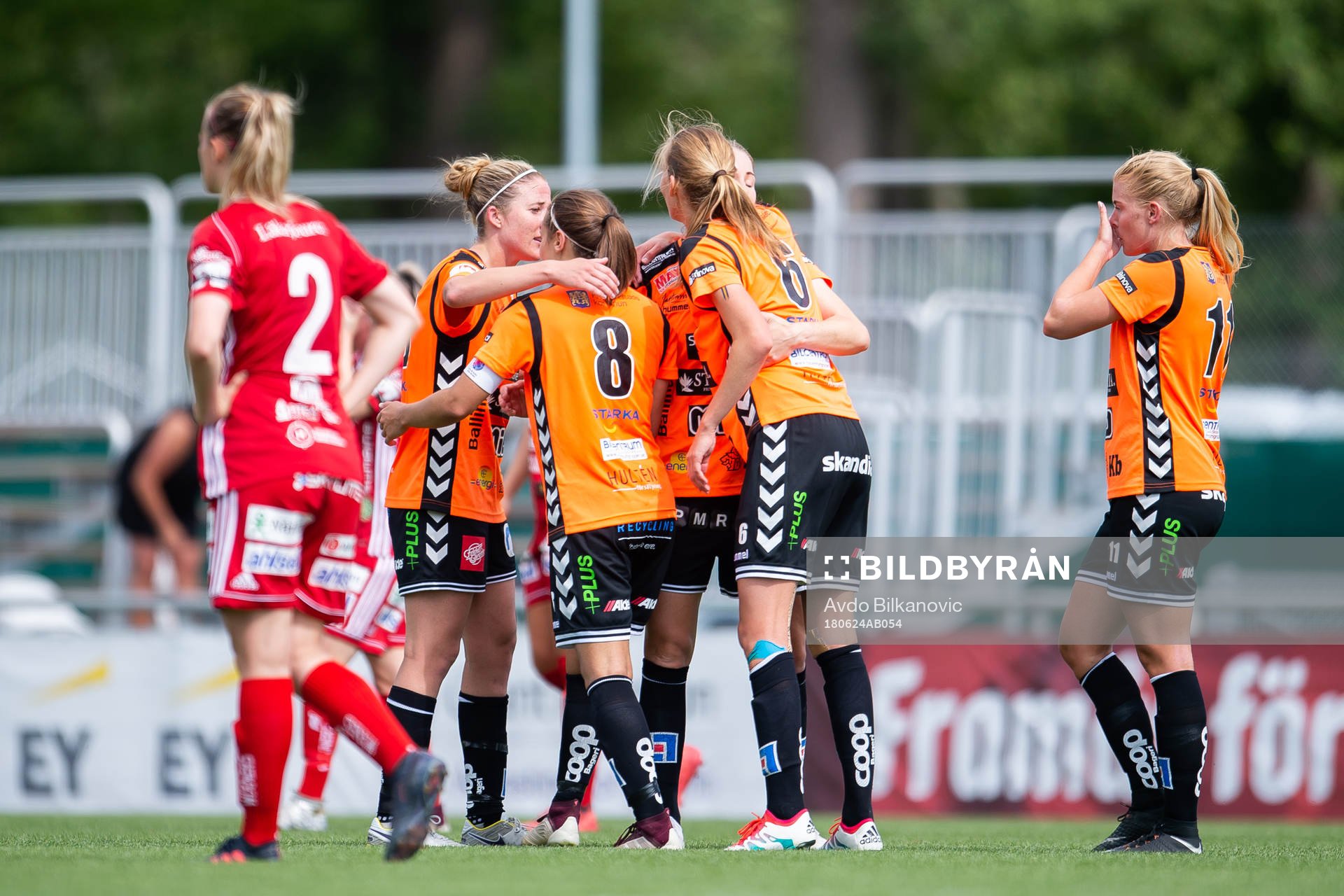 Kristianstads Hanna Sandström och Alice Nilsson jublar