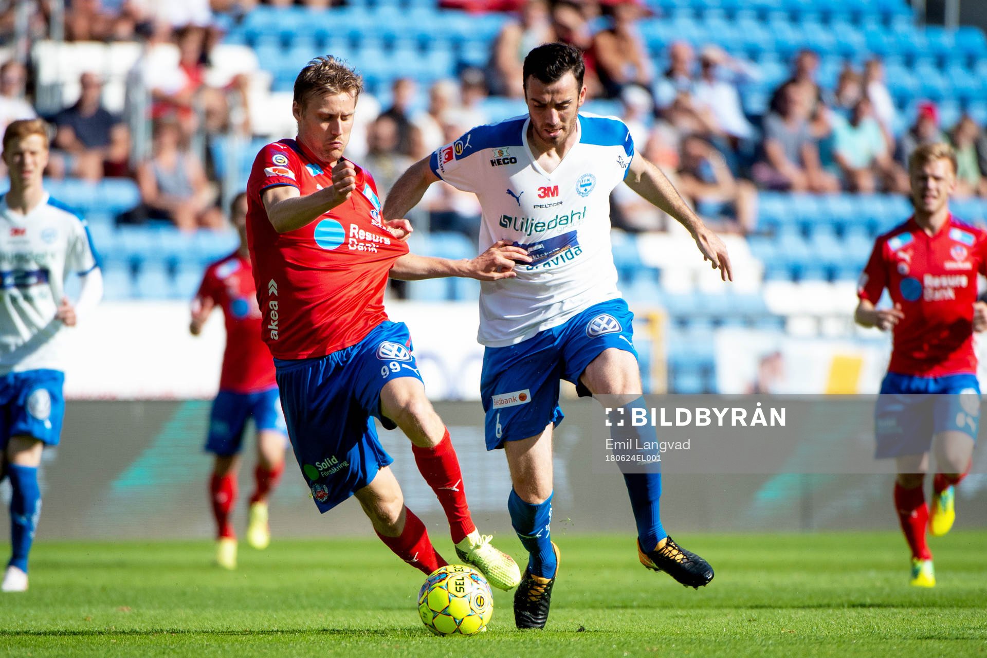 Helsingborgs Andri Runar Bjarnason och Värnamos Tyler