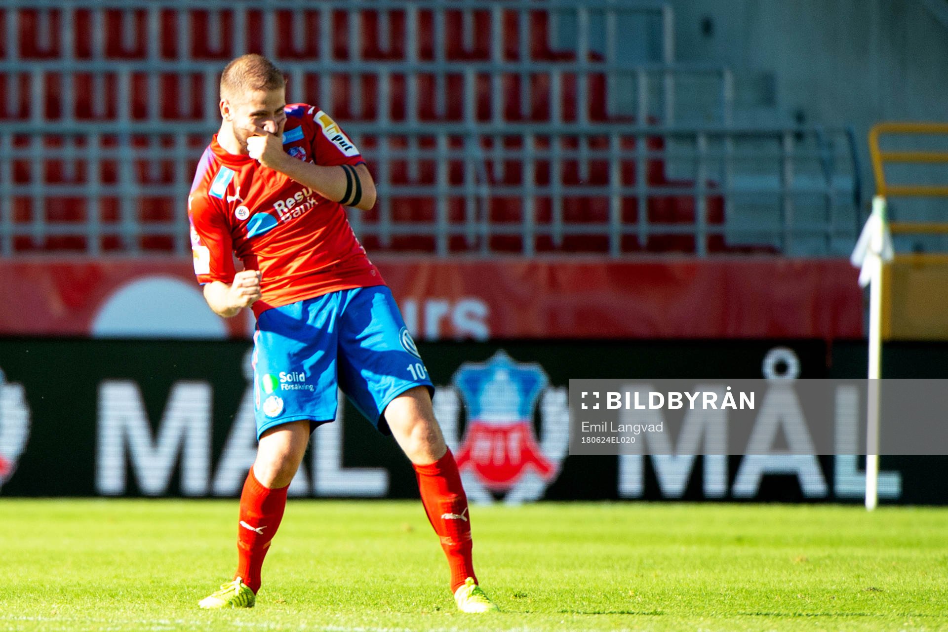 Helsingborgs Darijan Bojanic jublar efter 1-0 under fotbollsmatchen i Superettan mellan Helsingborg och Värnamo den 24 juni 2018 i Helsingborg.