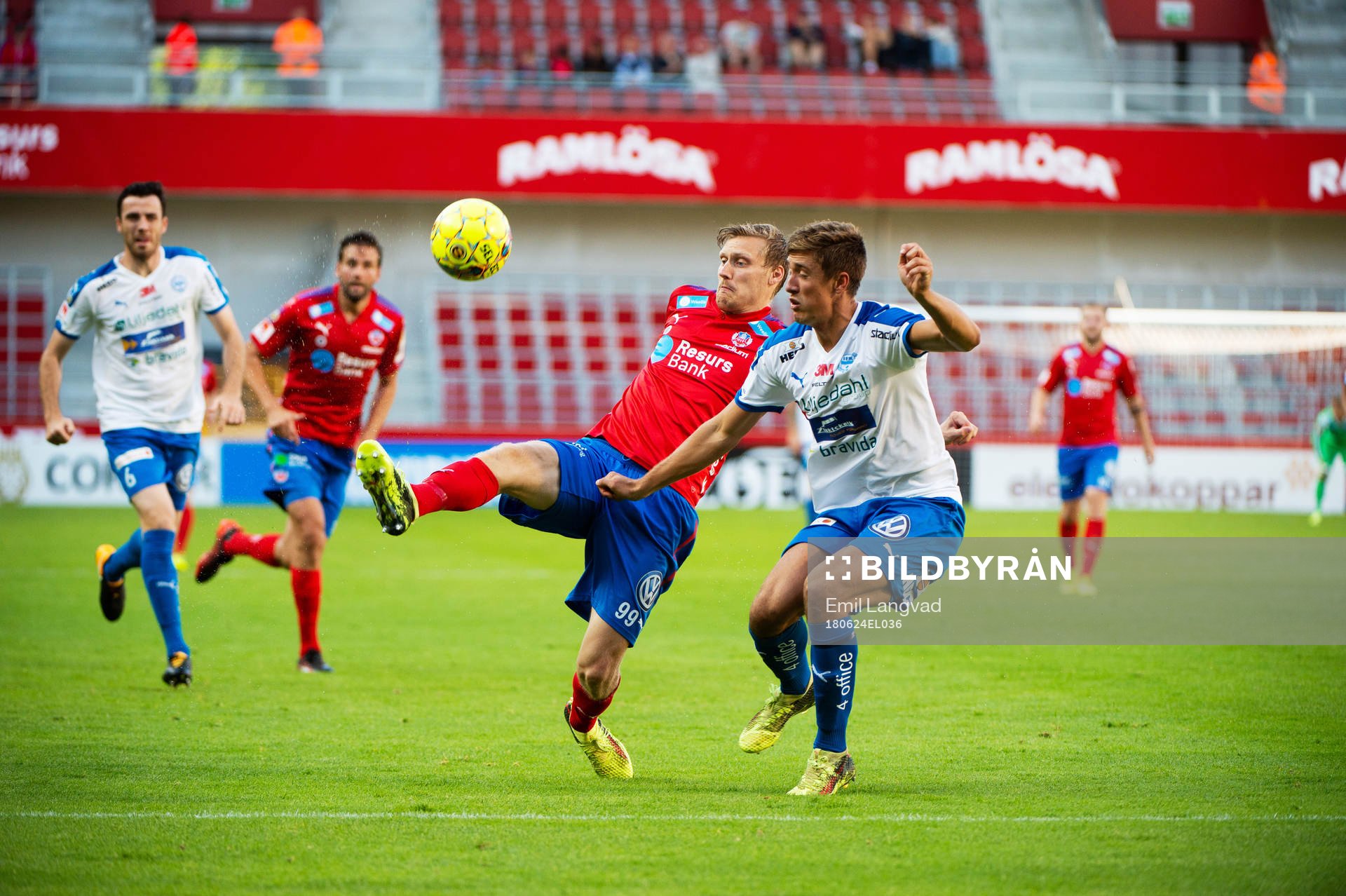 Helsingborgs Andri Runar Bjarnason och Värnamos Johan
