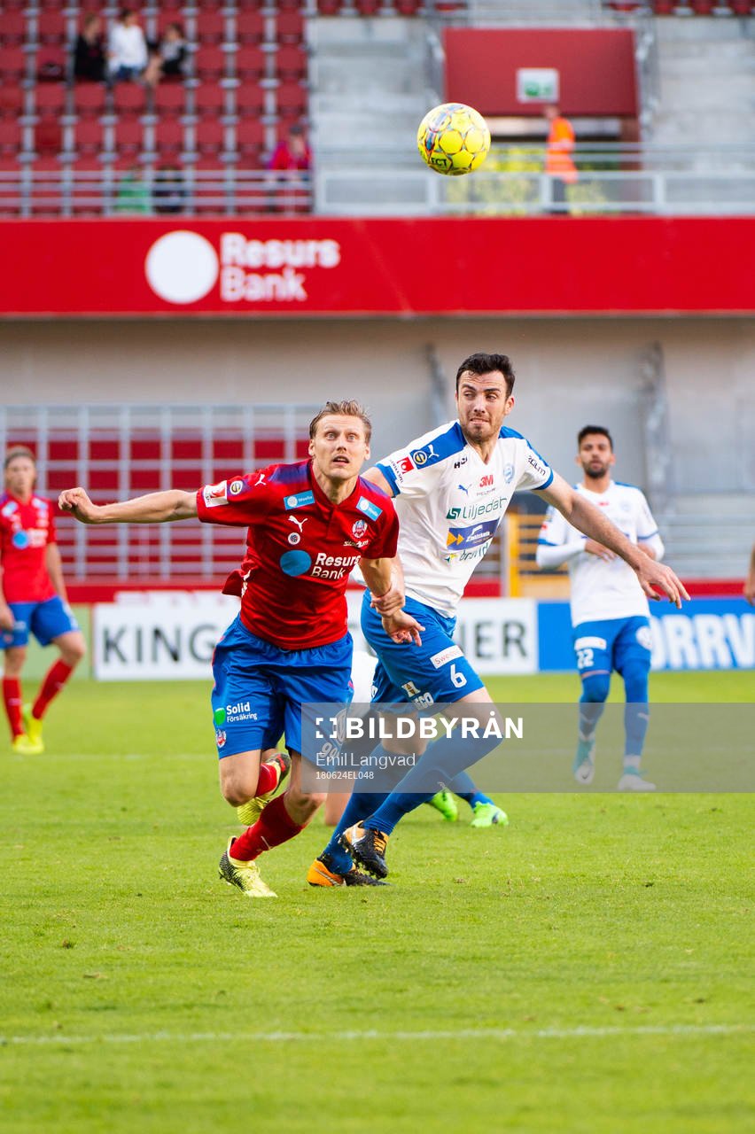Helsingborgs Andri Runar Bjarnason och Värnamos Tyler