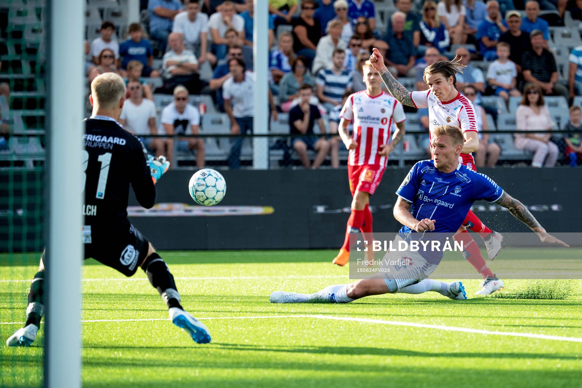 Robert Taylor of Tromsø scores 2-3