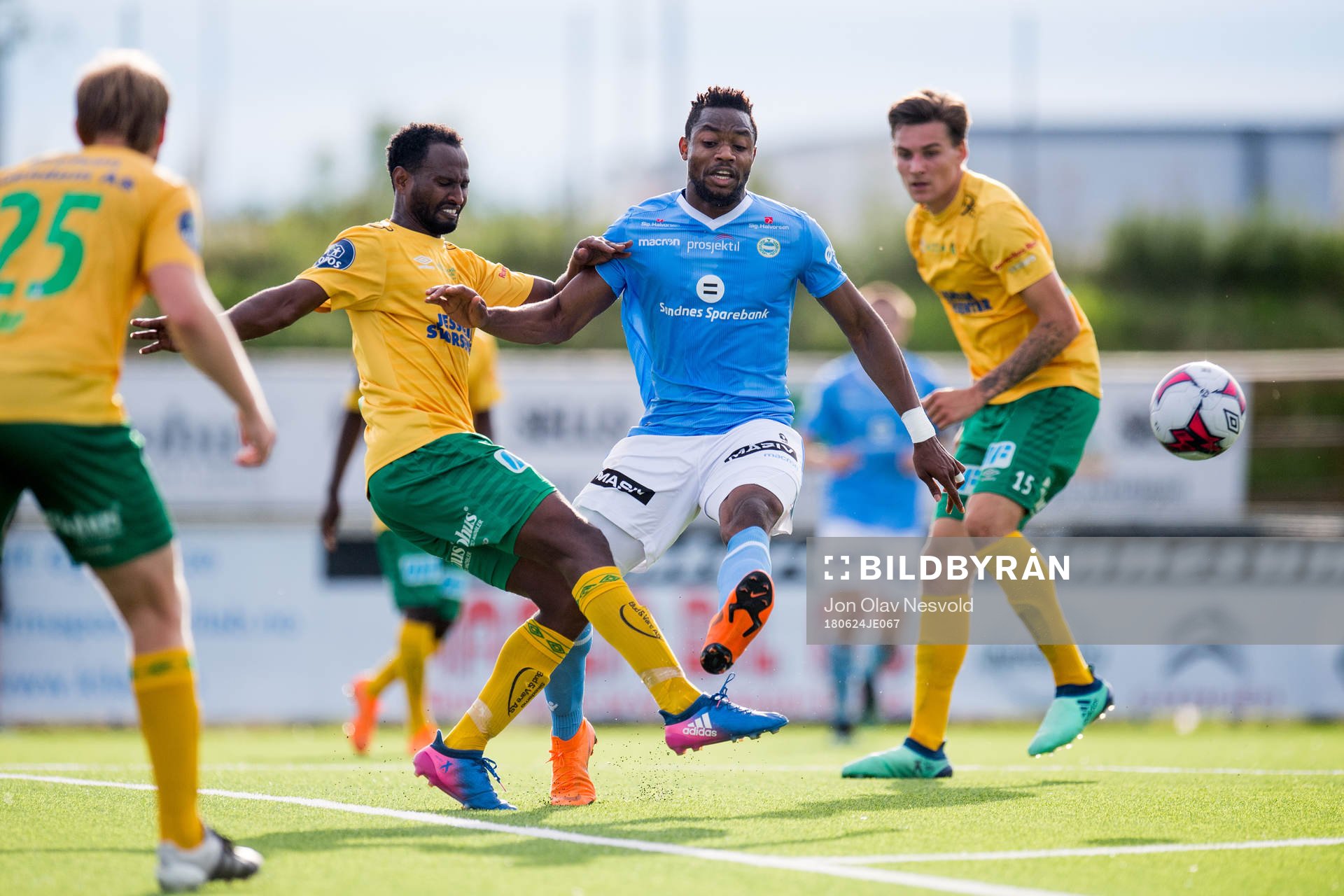 Ciise Aden Abshir of Ull/Kisa and Kachi of Sandnes Ulf