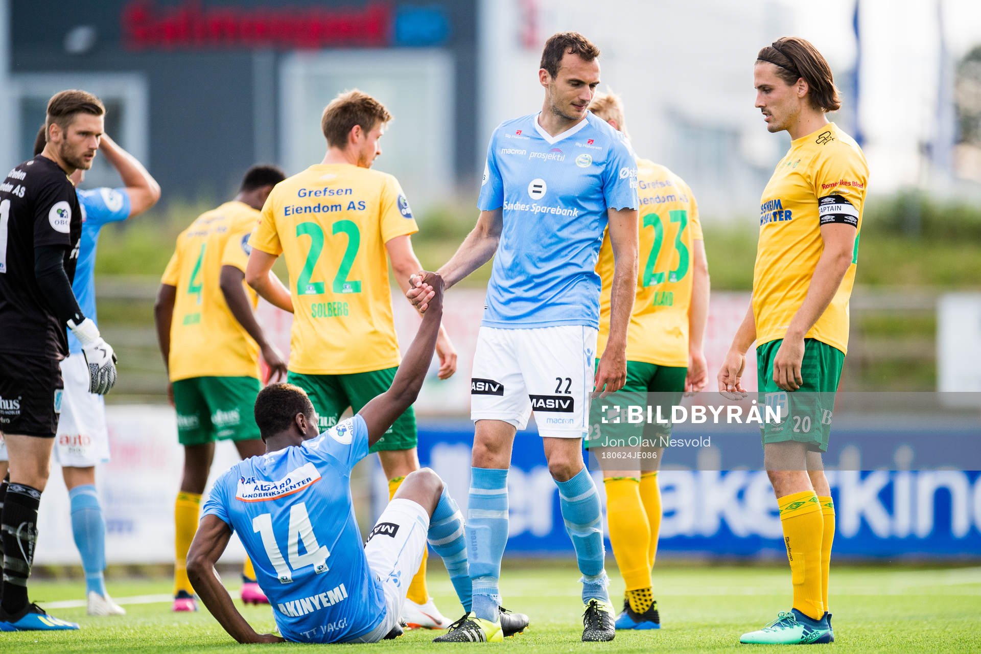Akinsola Akinyemi and Jasmin Bogdanovic of Sandnes Ulf