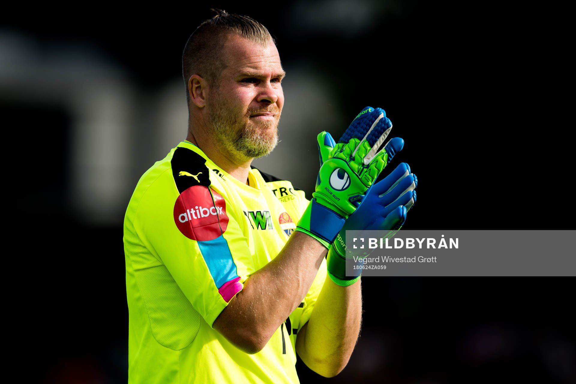 Goalkeeper Espen Bugge Pettersen of Strømsgodset