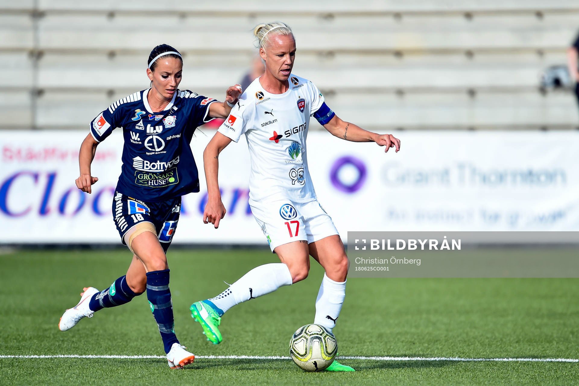 Linköpings Kosovare Asllani och Rosengårds Caroline Seger