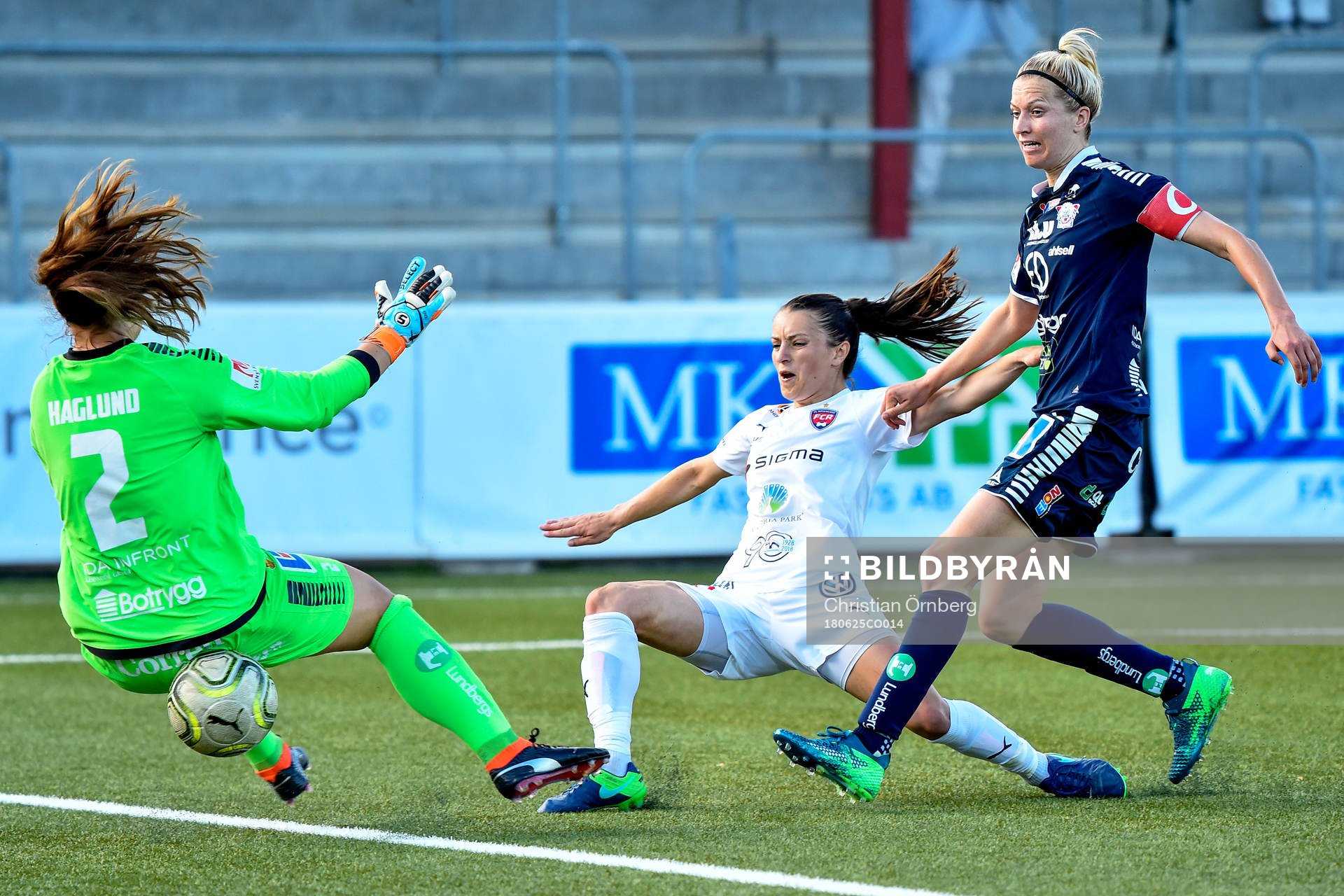 Rosengårds Iva Landeka och Linköpings målvakt Matilda