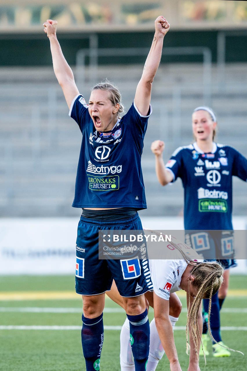 Linköpings Lisa Lantz jublar efter segern i fotbollsmatchen i Damallsvenskan mellan Rosengård och Linköping den 25 juni 2018 i Malmö.