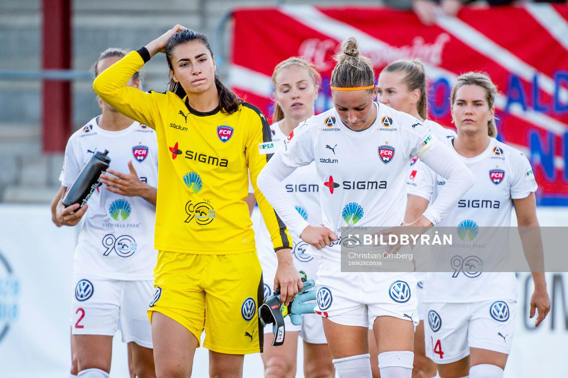 Rosengårds målvakt Zecira Musovic och Sanne Troelsgaard