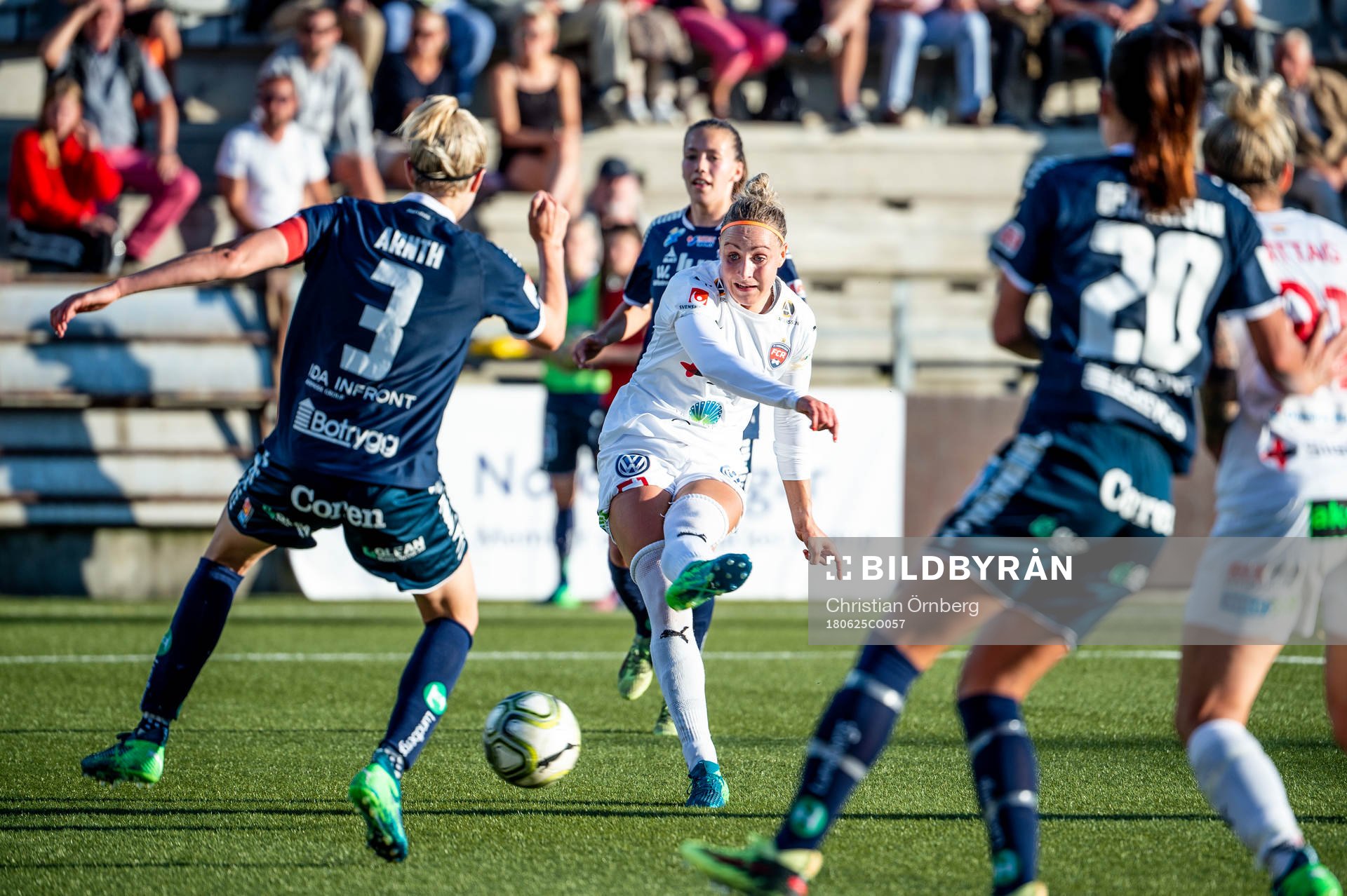Rosengårds Sanne Troelsgaard Nielsen mot Linköpings Janni