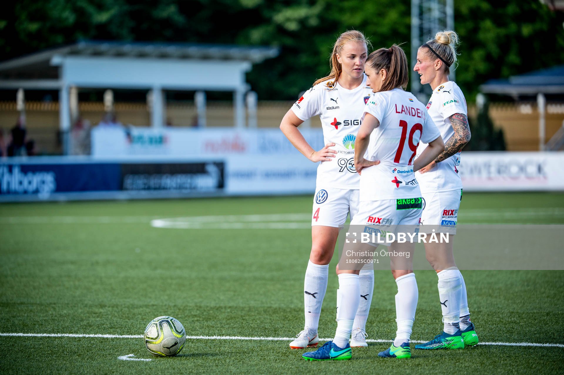 Rosengårds Glodis Perla Viggosdottir, Iva Landeka och Anja