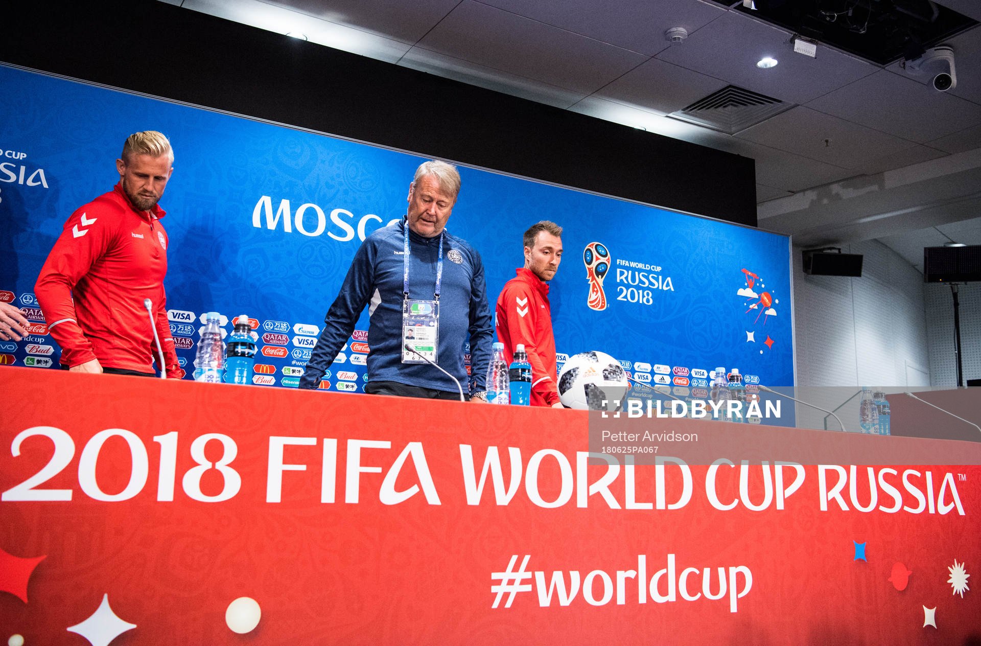 Goalkeeper Kasper Schmeichel, head coach Åge Hareide and