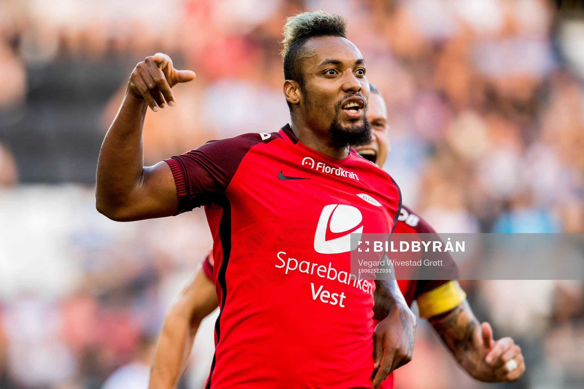 Bismar Acosta of Brann celebrates