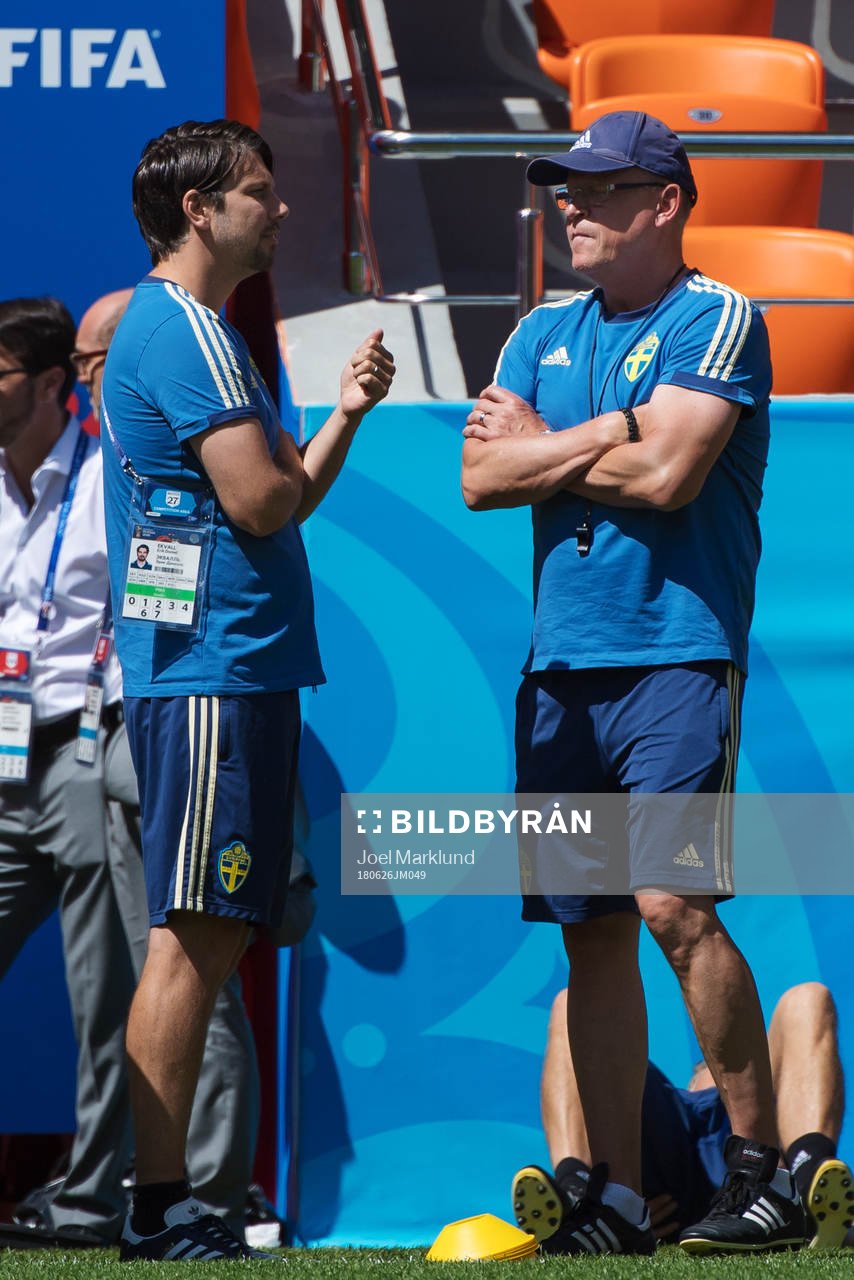 Psychological counselor Daniel Ekvall talk with head coach Janne Andersson of the Swedish national football team at a practice session during the FIFA World Cup on June 26, 2018 in Ekaterinburg.