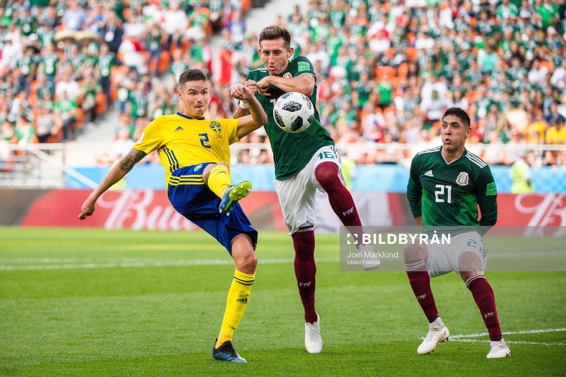 Mikael Lustig of Sweden against Jonathan Dos Santos  of