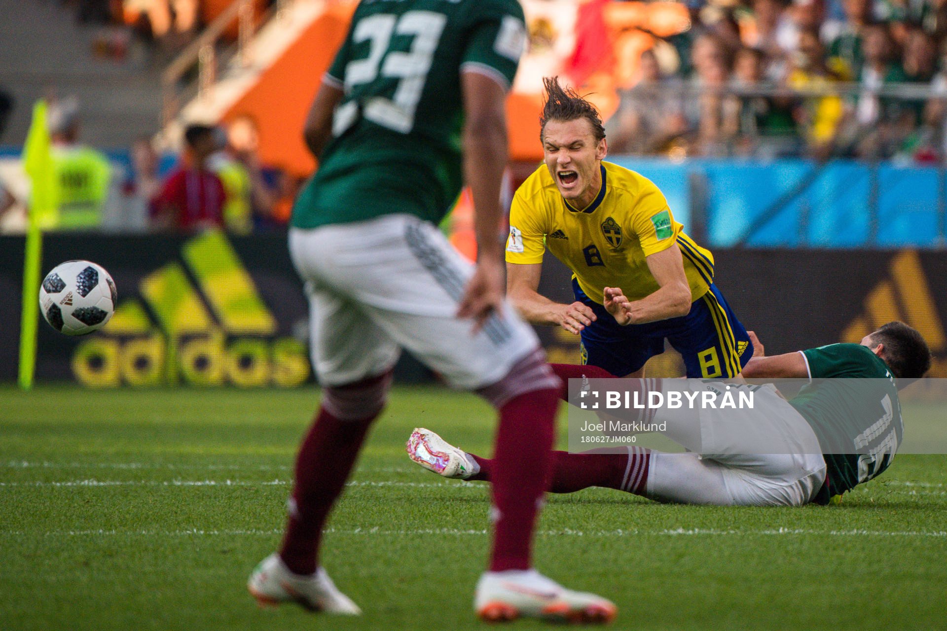 Albin Ekdal of Sweden against Hector Herrera of Mexico