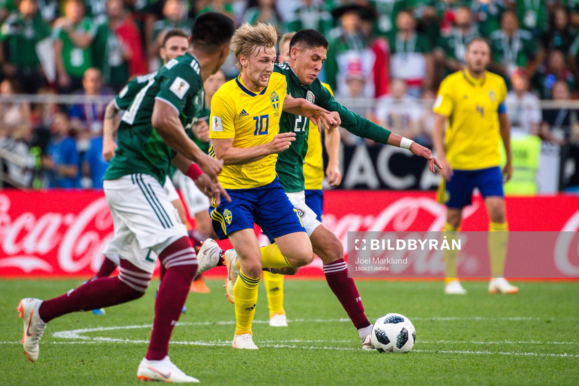 Emil Forsberg of Sweden and Edson Alvarez of Mexico
