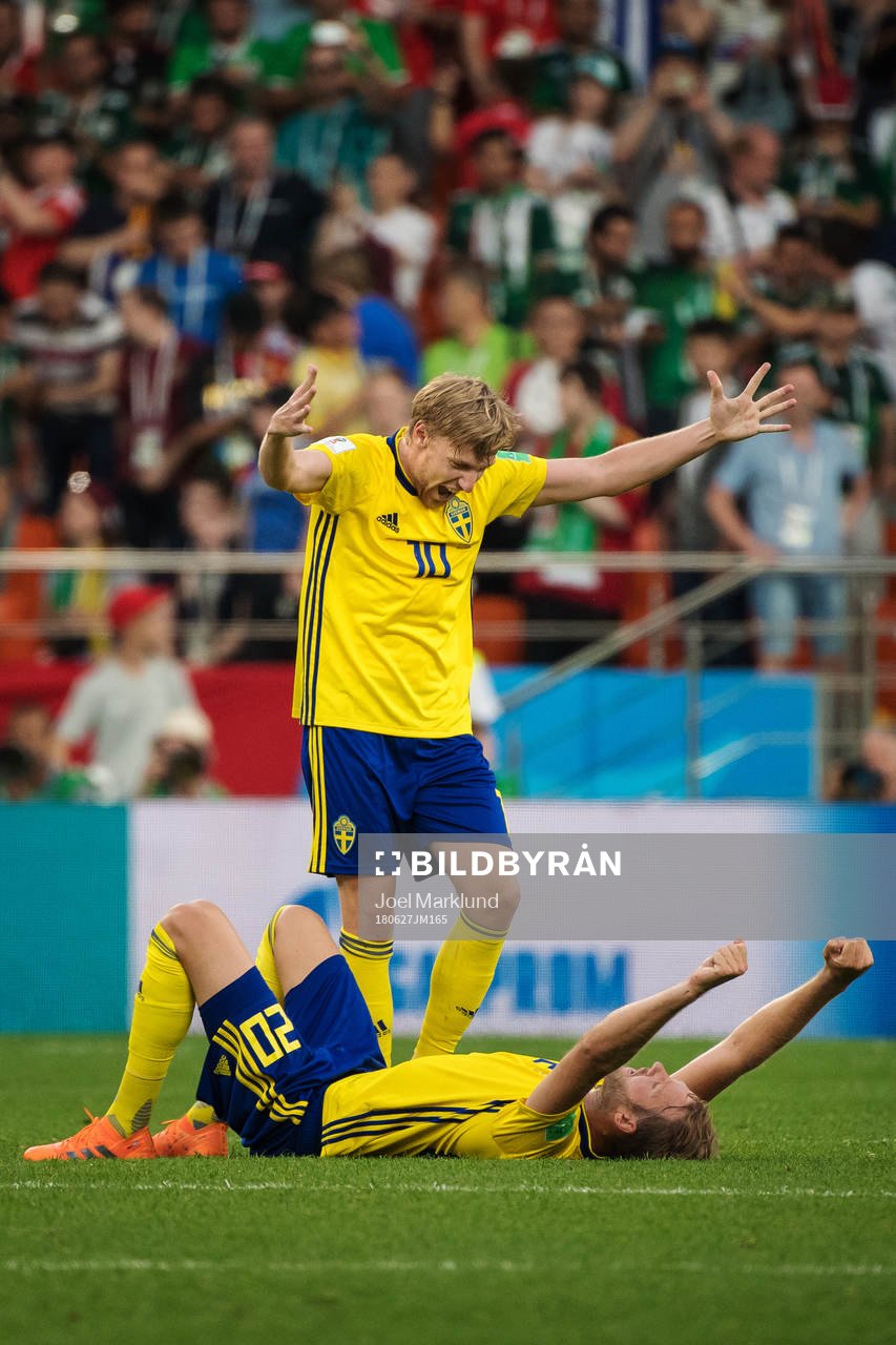 Emil Forsberg and Ola Toivonen of Sweden celebrates