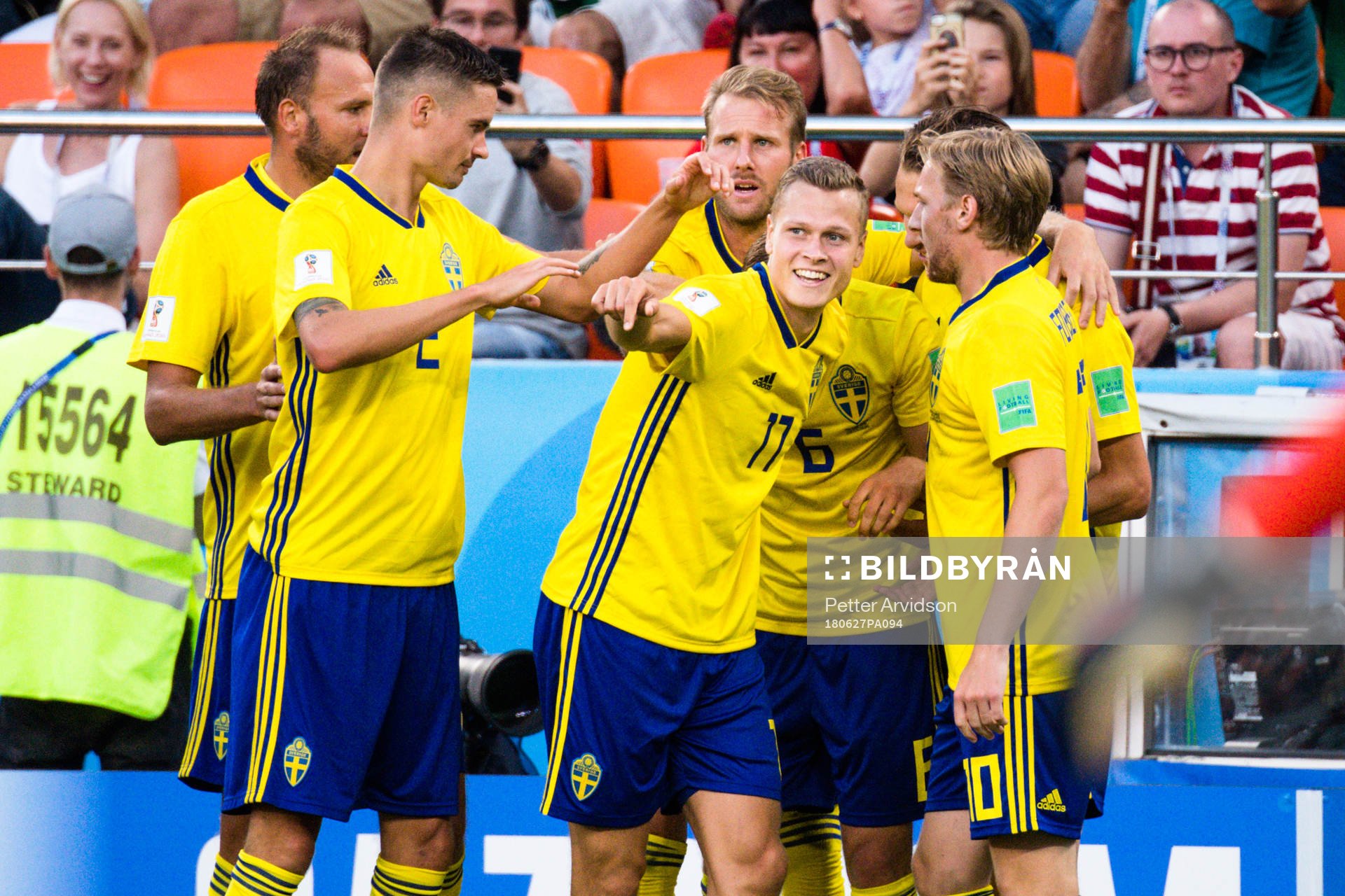 Players of Sweden celebrates