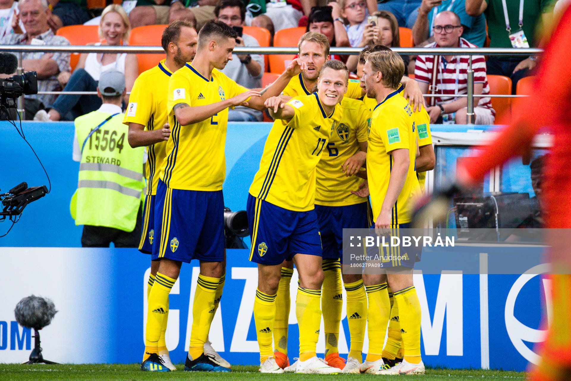 Players of Sweden celebrates