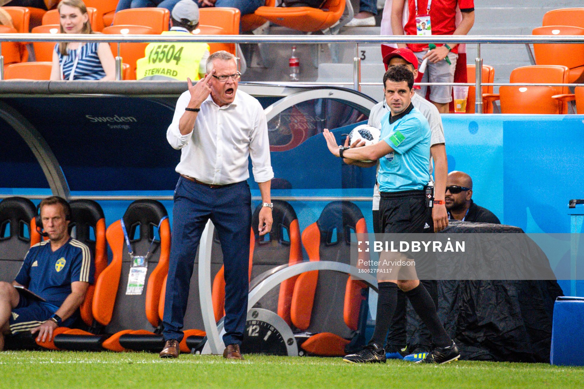 head coach Janne Andersson of Sweden reacts