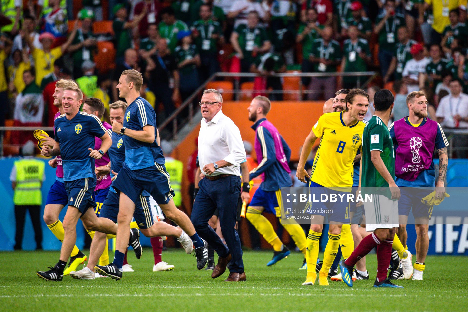 head coach Janne Andersson of Sweden celebrates