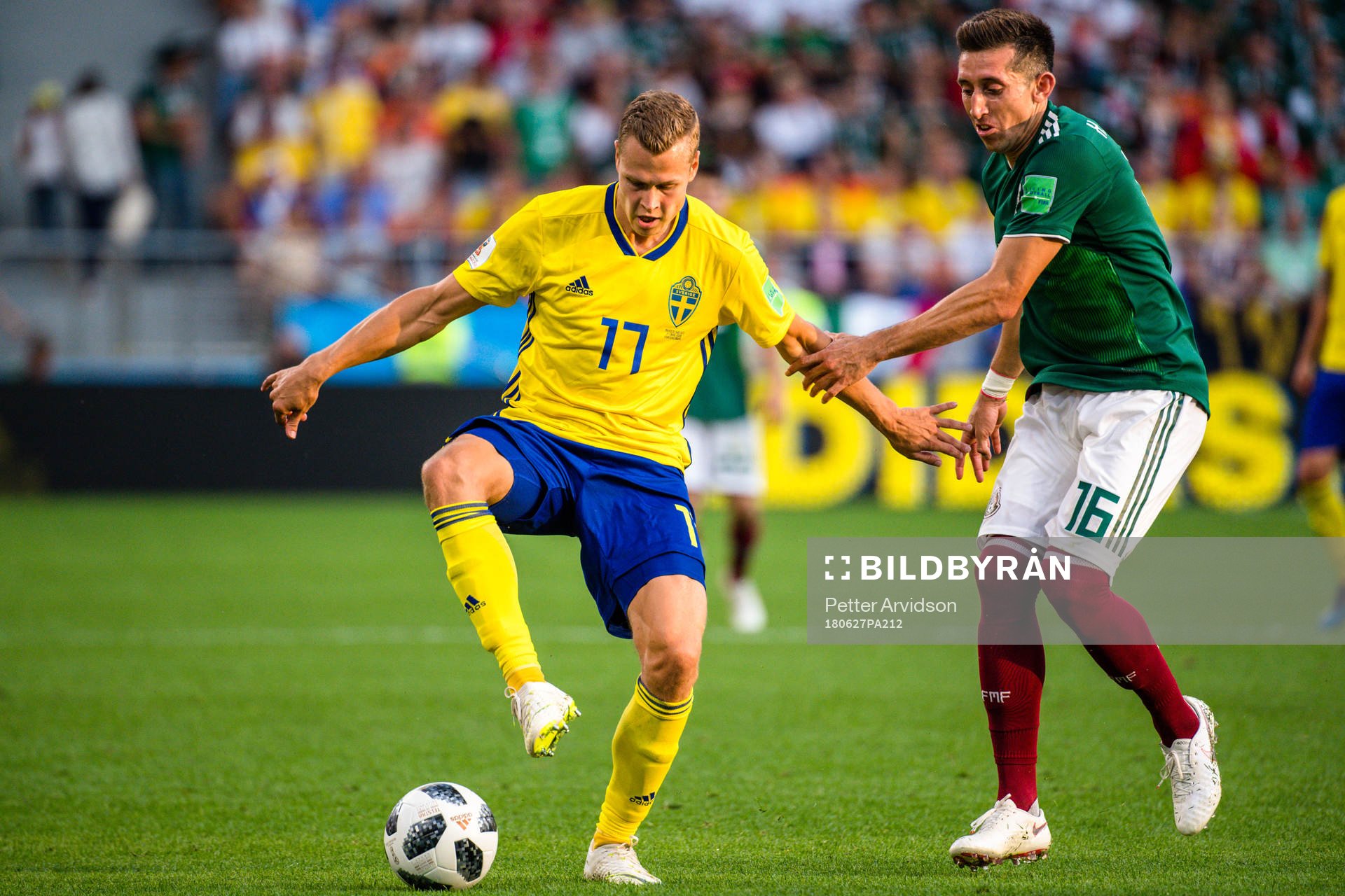 Viktor Claesson of Sweden and Hector Herrera of Mexico