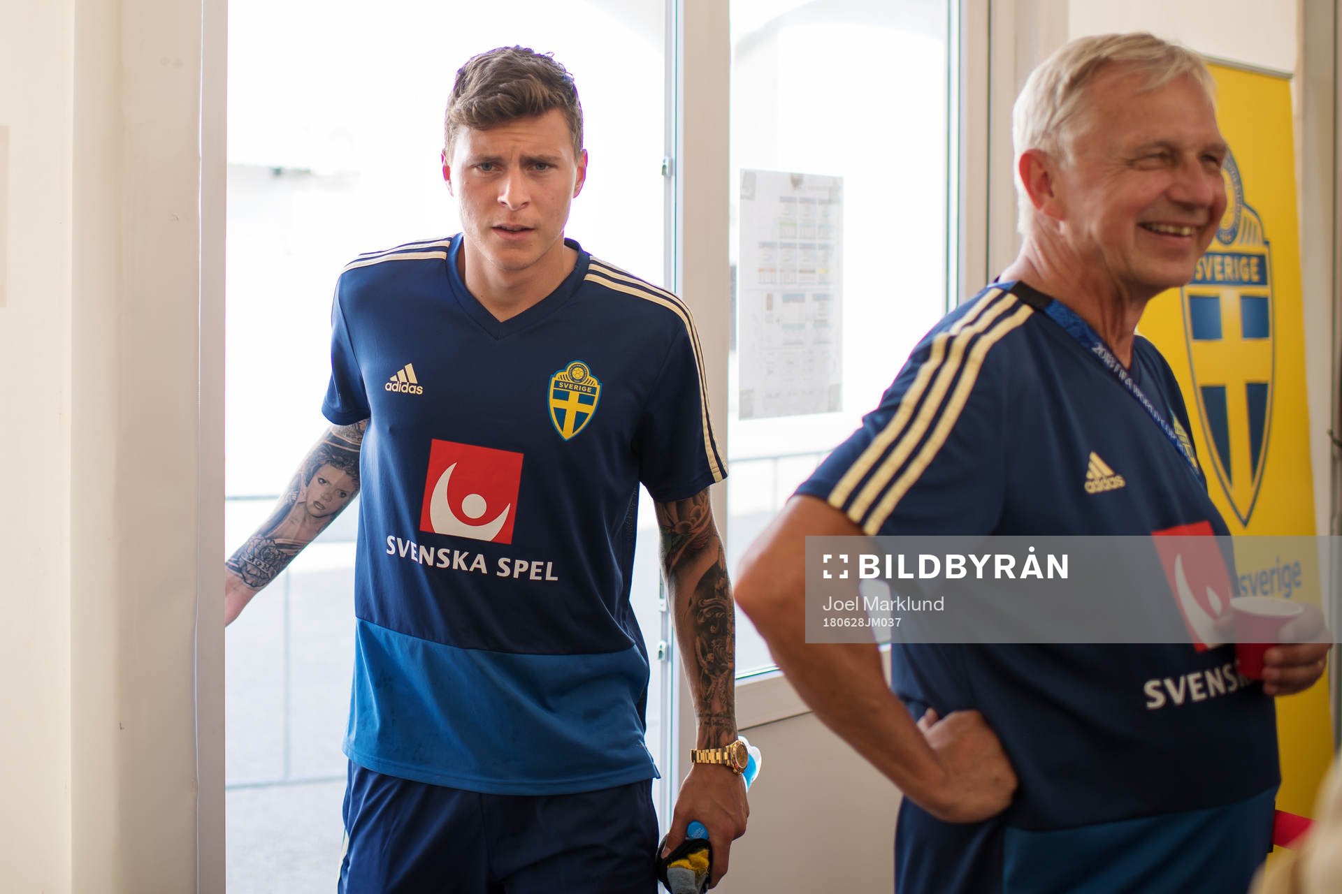 Victor Nilsson Lindelöf and Team Manager Lars Richt of the