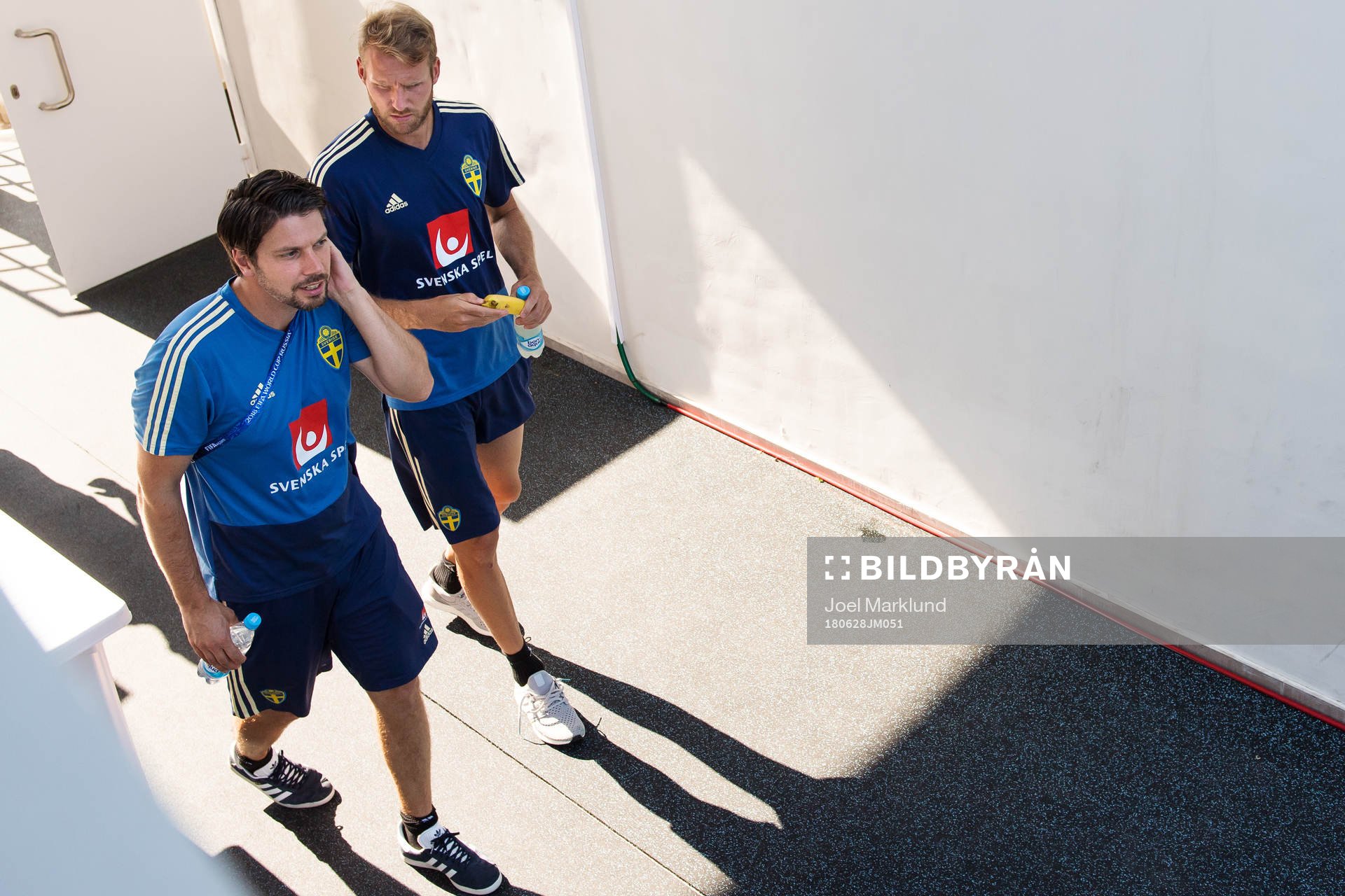 Psychological counselor Daniel Ekvall and Ola Toivonen of the Swedish national football team at a practice session during the FIFA World Cup on June 28, 2018 in Gelendzhik.