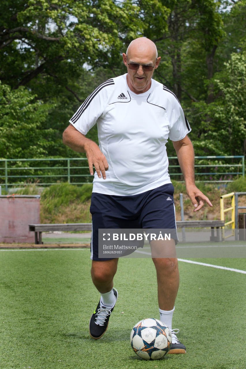 Sven Persson deltar i et träningspass i träningsformen