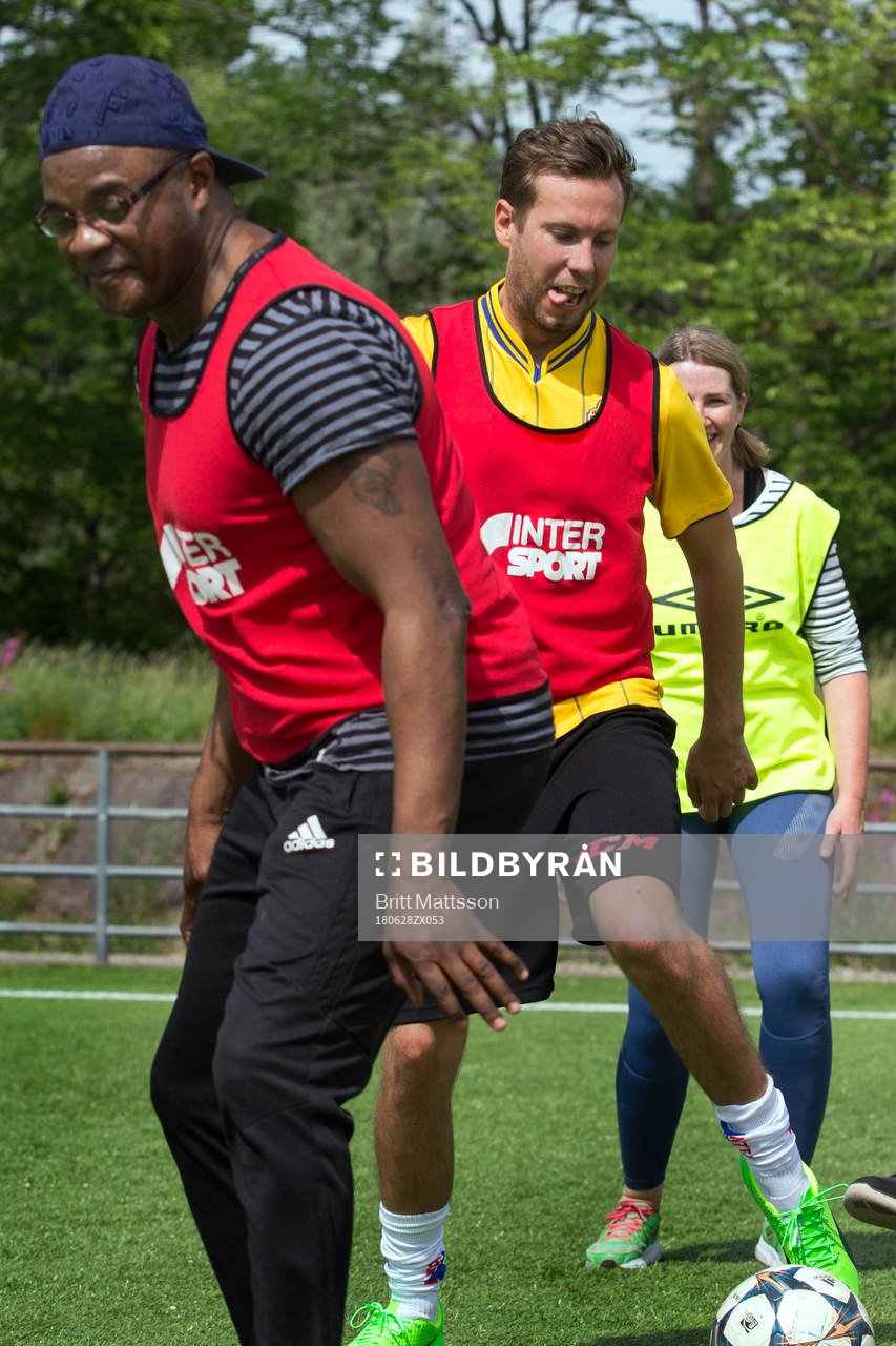 Zack Senghore och Mattias Bergdahl deltar i ett