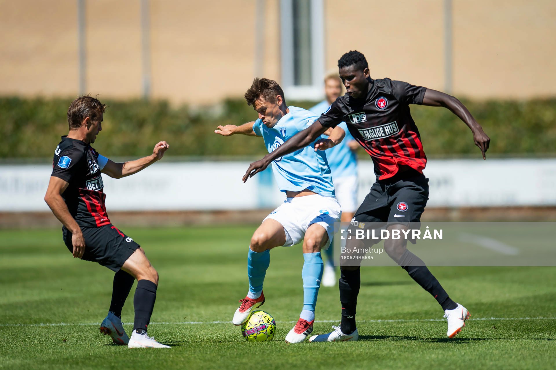 Malmö FFs Markus Rosenberg with the ball against