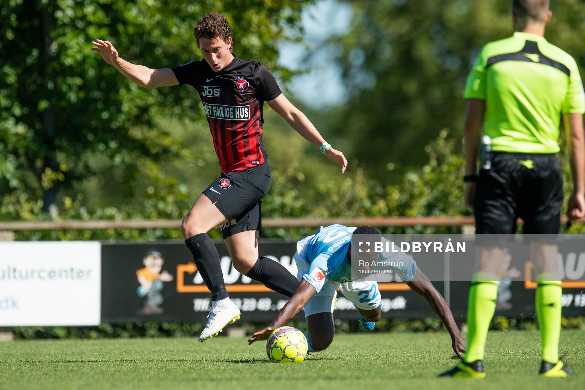 Malmö FFs Isak Ssewanakmbo in action with Midtjyllands