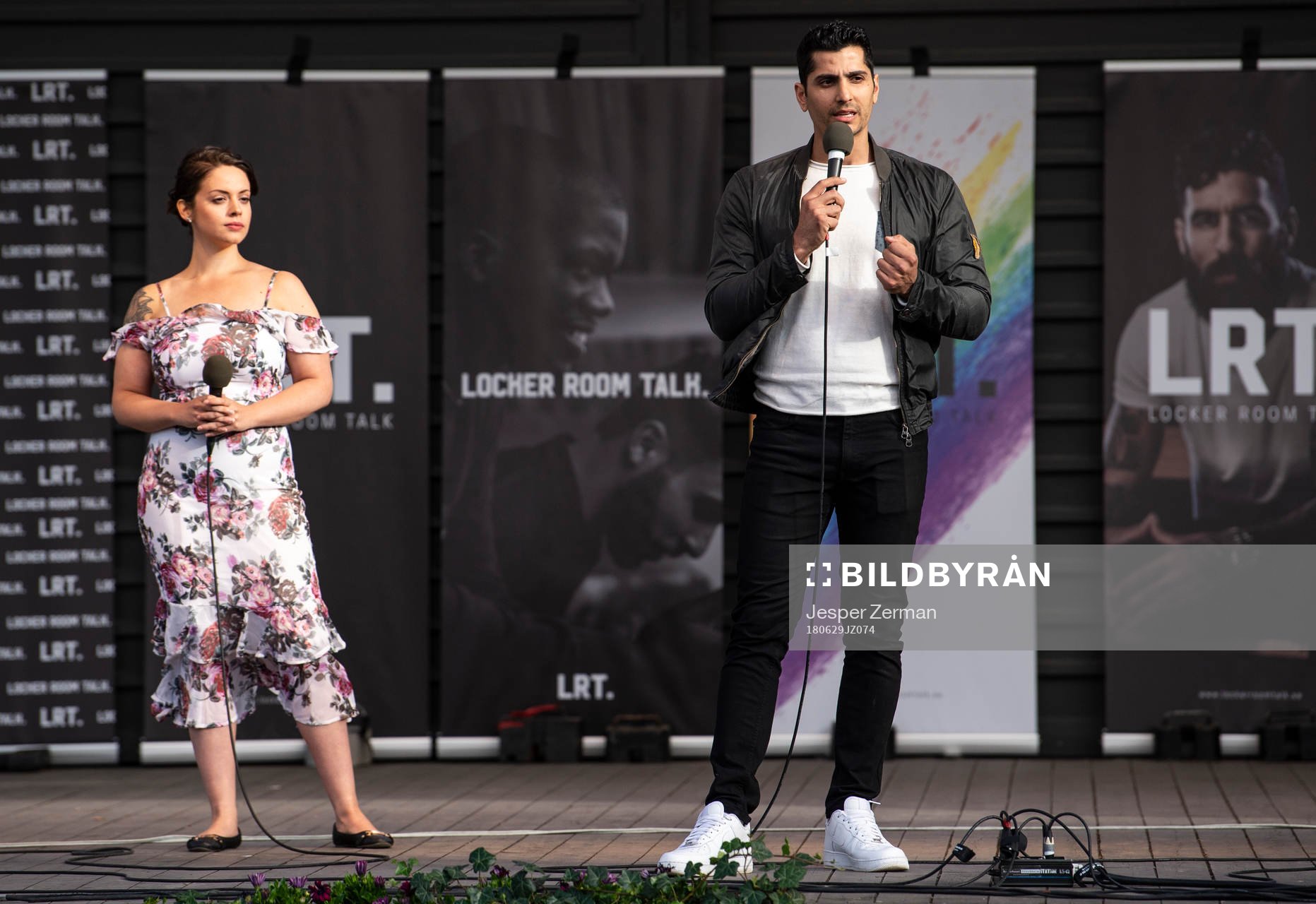 Felicia Margineanu (v) och Goran Asaad (h) håller tal