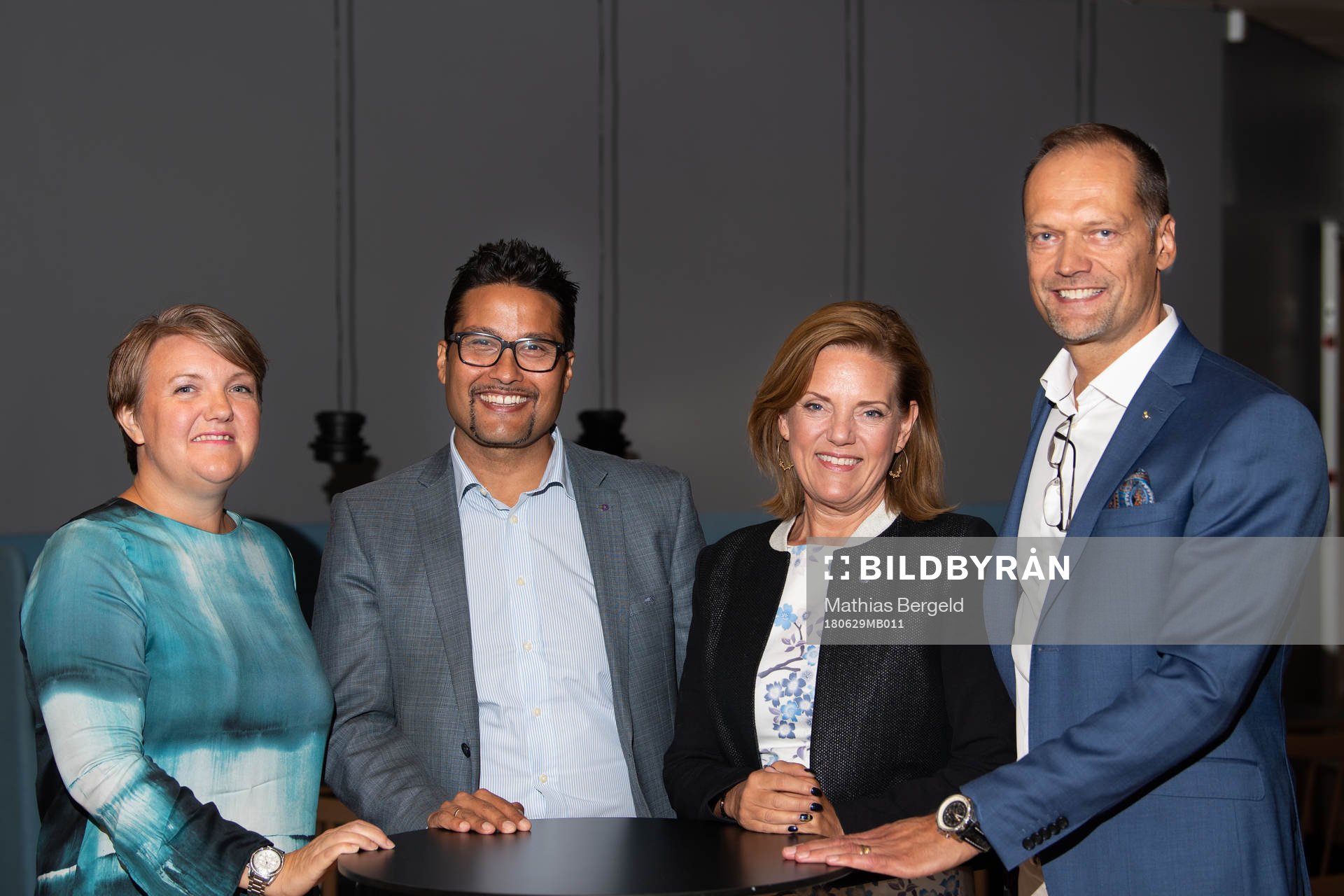 Elitfotboll Dams Generalsekreterare Linda Wijkström, OBOS koncernchef Daniel Kjørberg Siraj, Elitfotboll Dams ordförande Annika Grälls och OBOS Sveriges Vd Joakim Henriksson poserar för ett porträtt efter en presskonferens med Elitfotboll Dam den 29 juni 2018 i Göteborg.