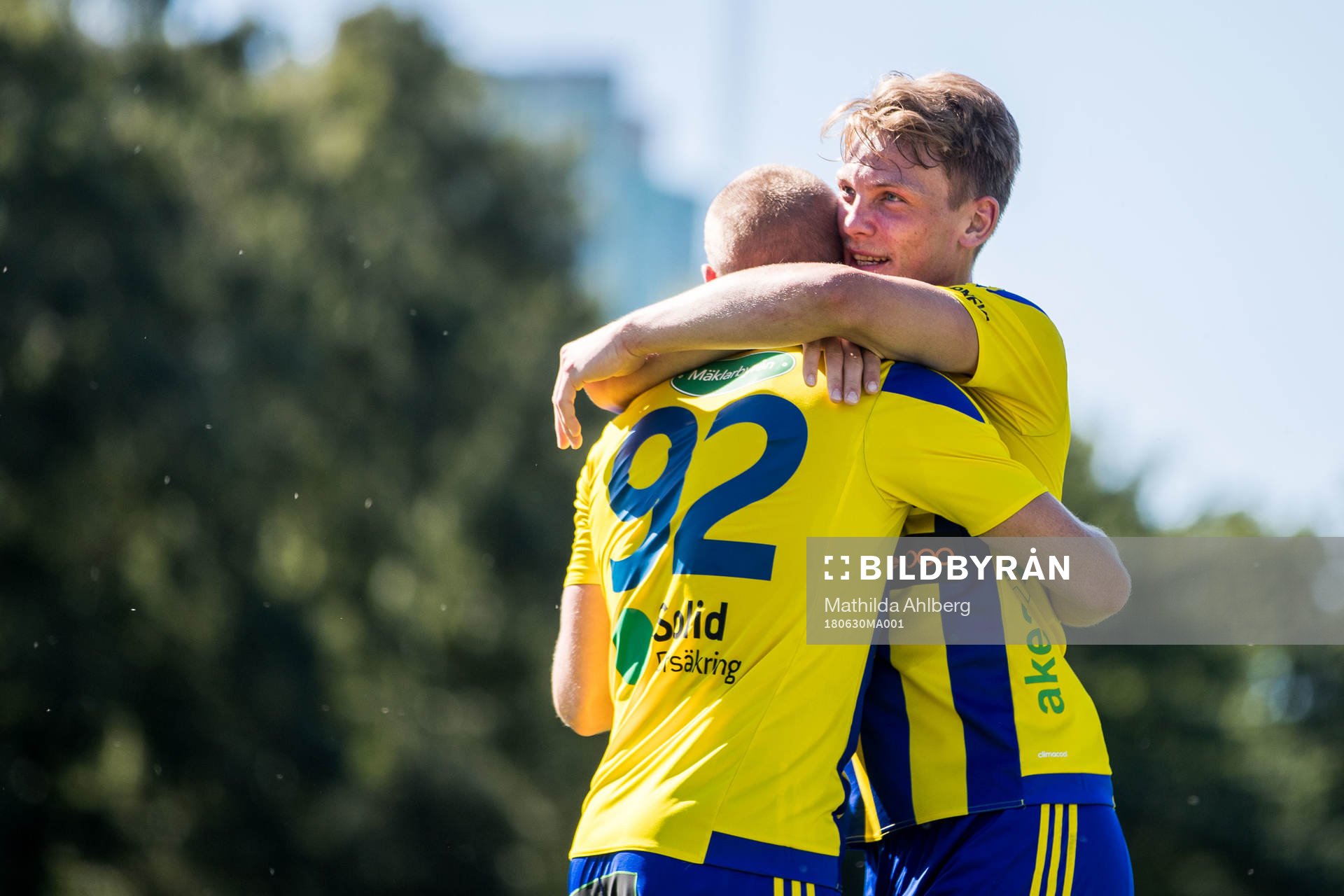 Eskilsminnes Robin Hofsö jublar