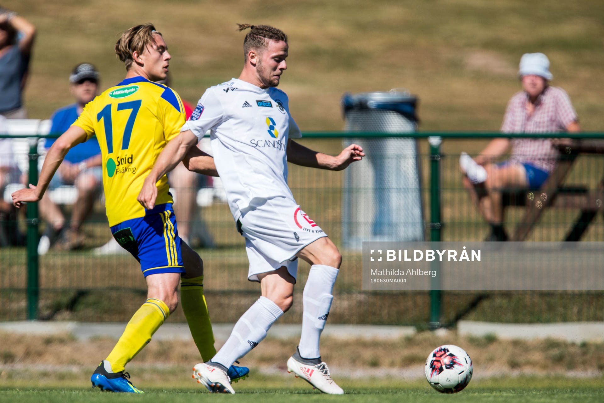 Eskilsminnes Dennis Olsson och Ängelholms Oscar Zachrisson