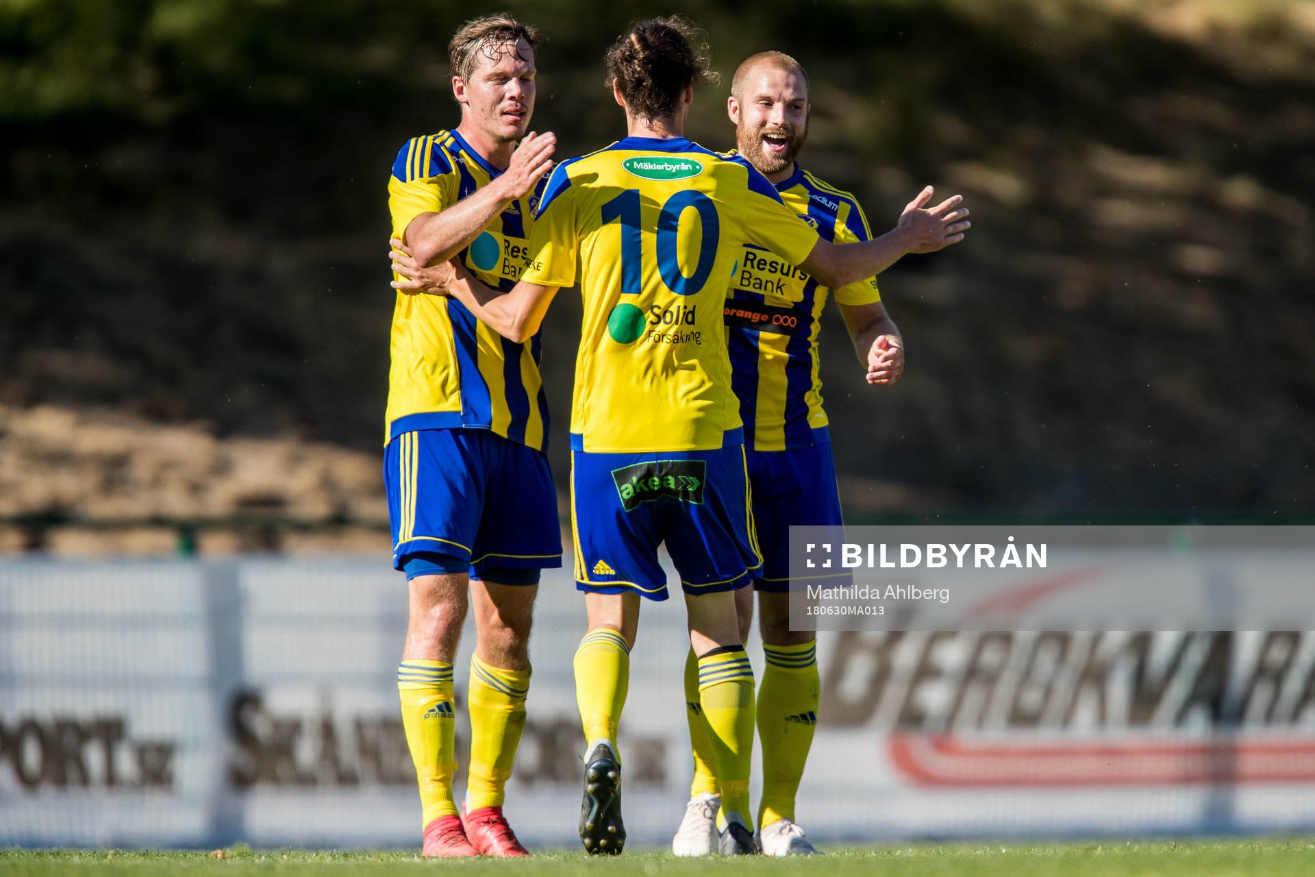 Eskilsminnes Emil Åberg jublar