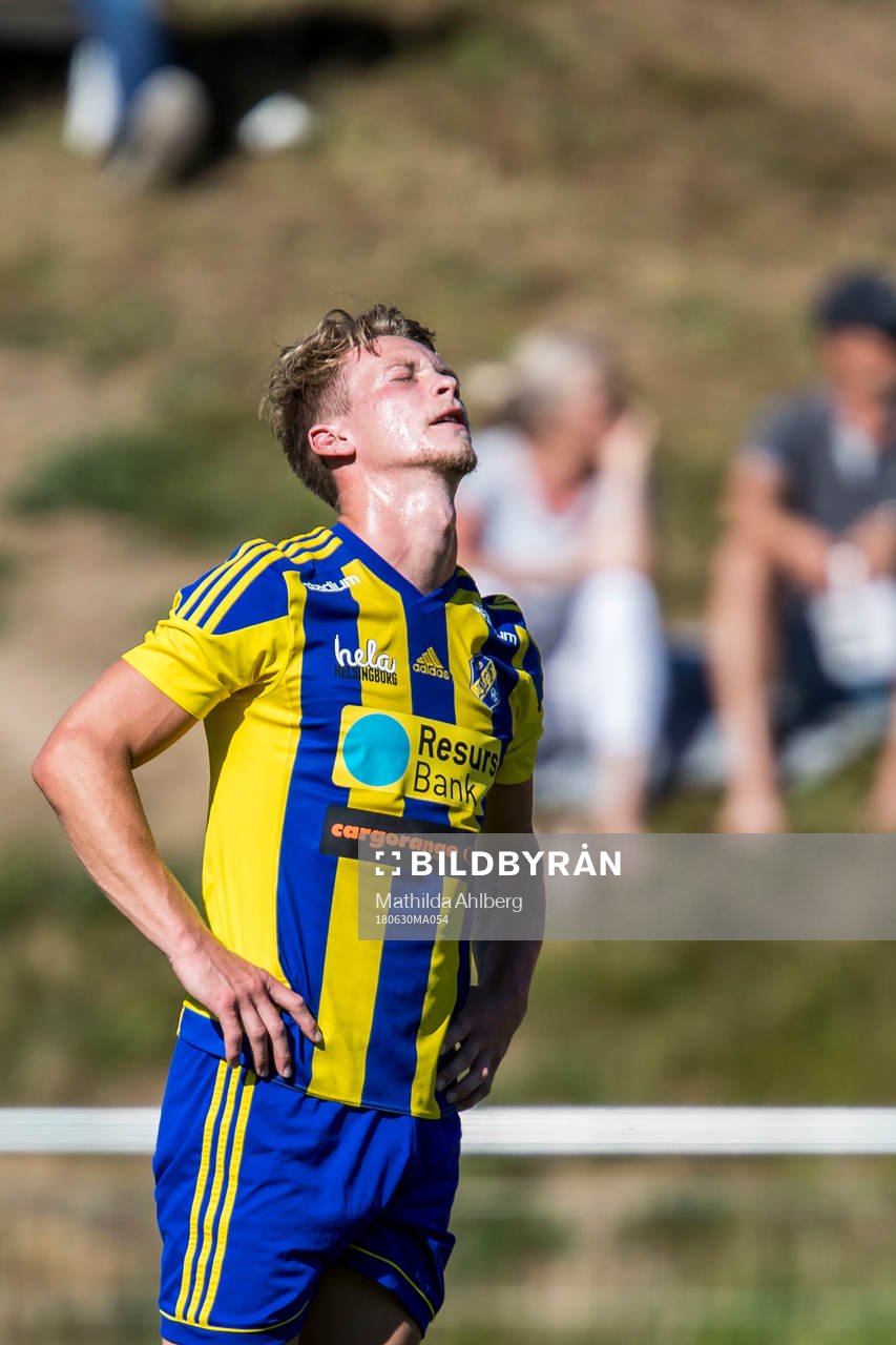 Eskilsminnes Robin Hofsö deppar