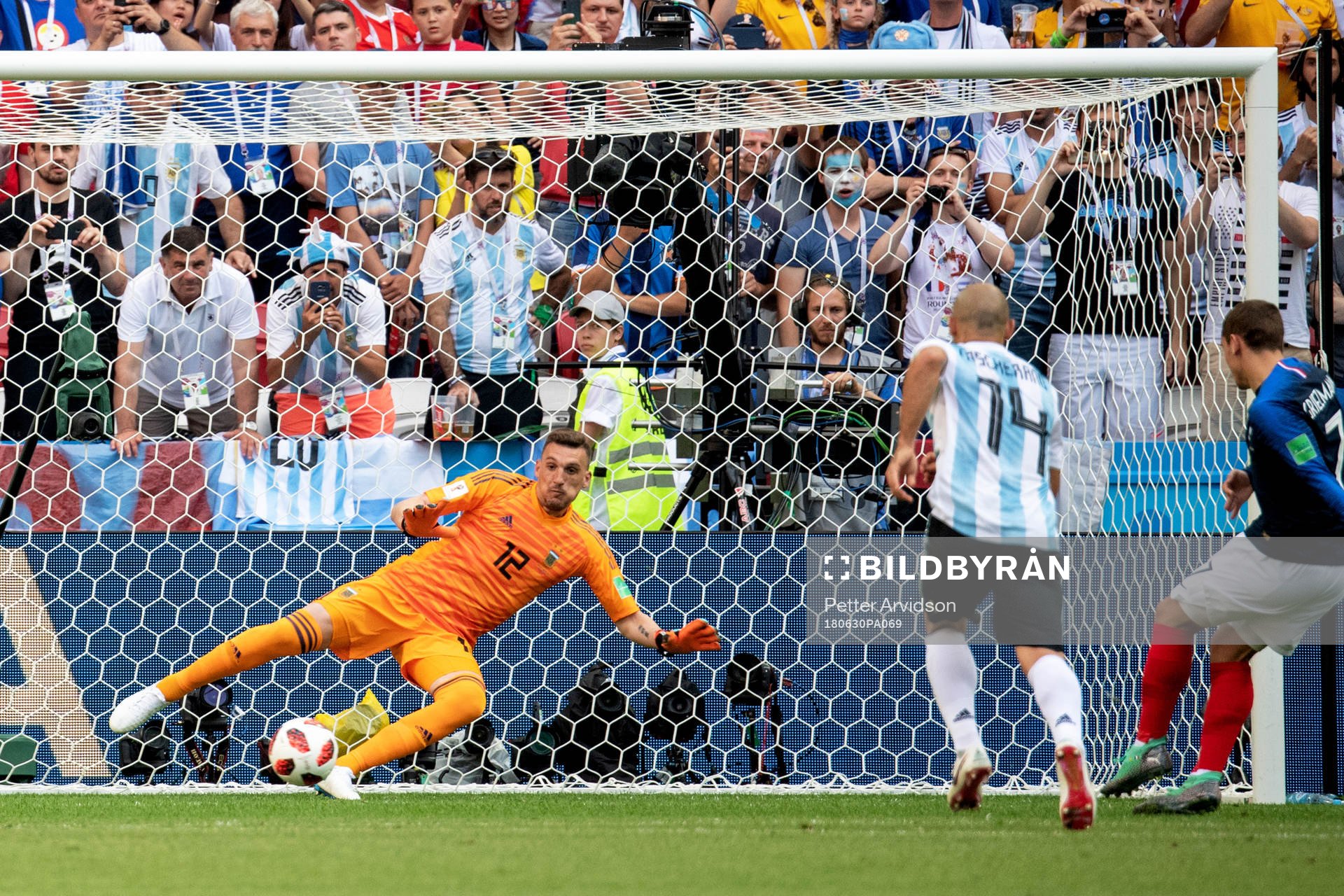 Antoine Griezmann of France scores 1-0