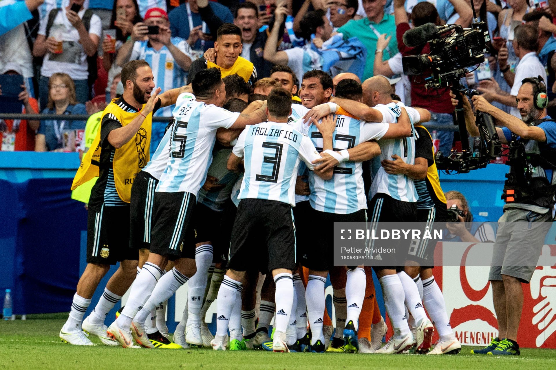 Lionel Messi of Argentina celebrates with his teammates