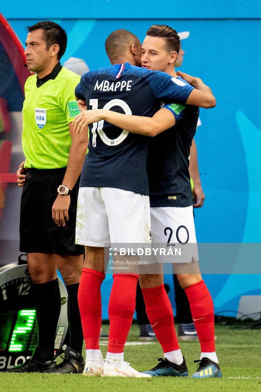 Kylian Mbappe and Florian Thauvin of France during the FIFA World Cup round of 16 match between France and Argentina on June 30, 2018 in Kazan.