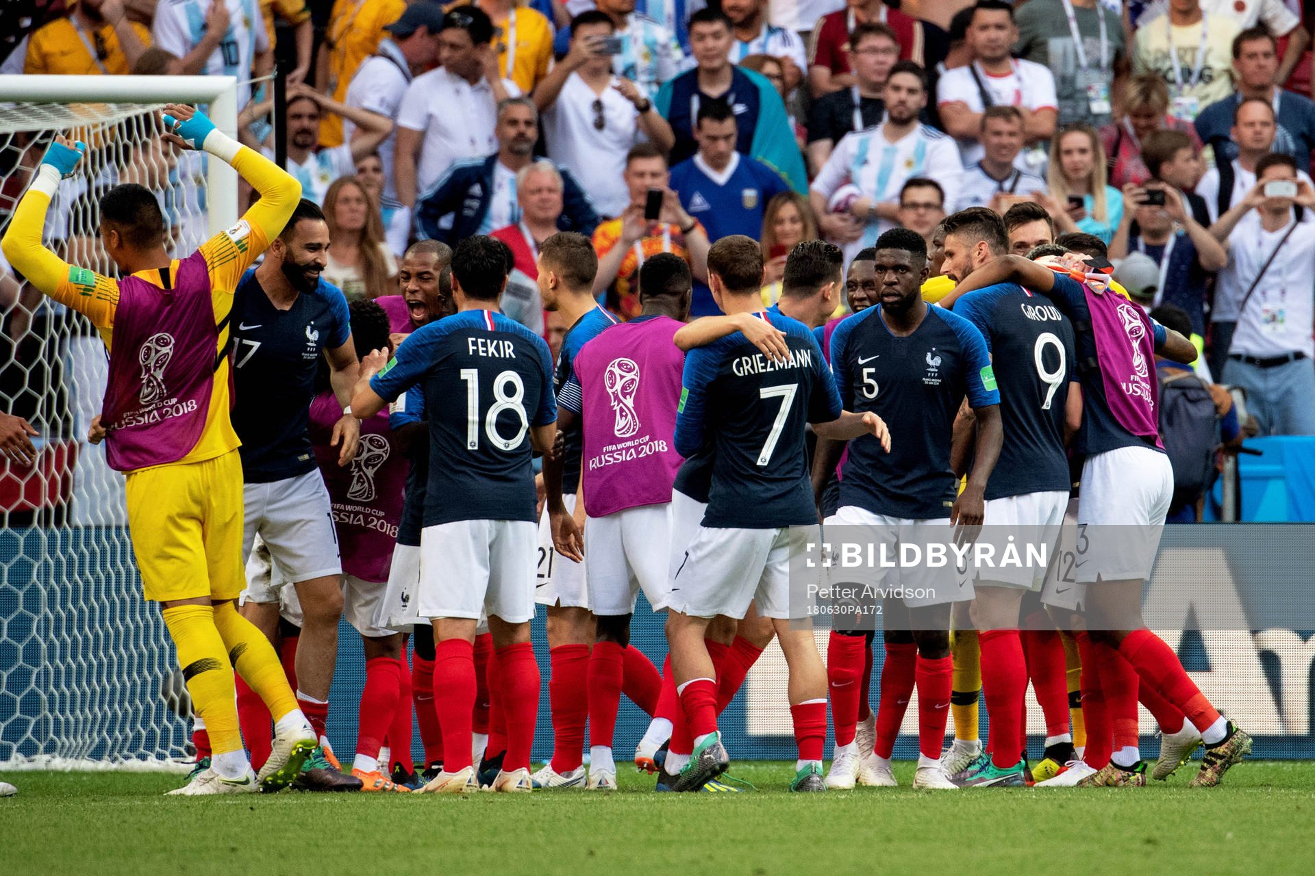 Players of France celebrates