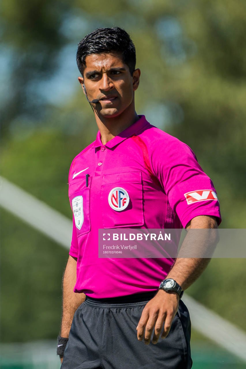 Mohammad Usman Aslam, referee